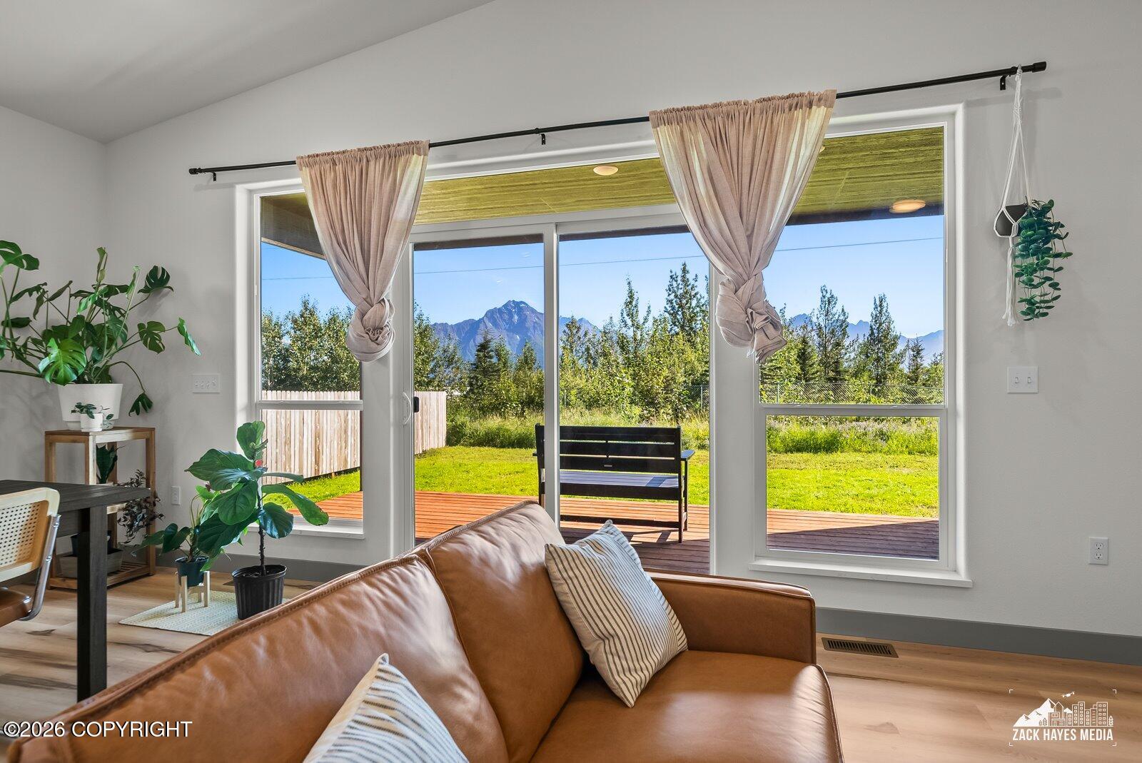 1160 E Mountain Peak Loop Property Photo 10
