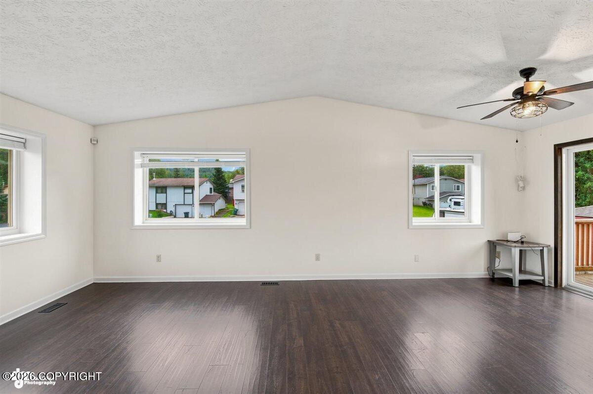 16212 Berthod Way Property Photo 4