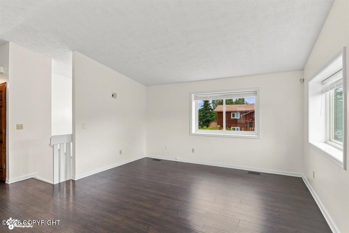 16212 Berthod Way Property Photo 5