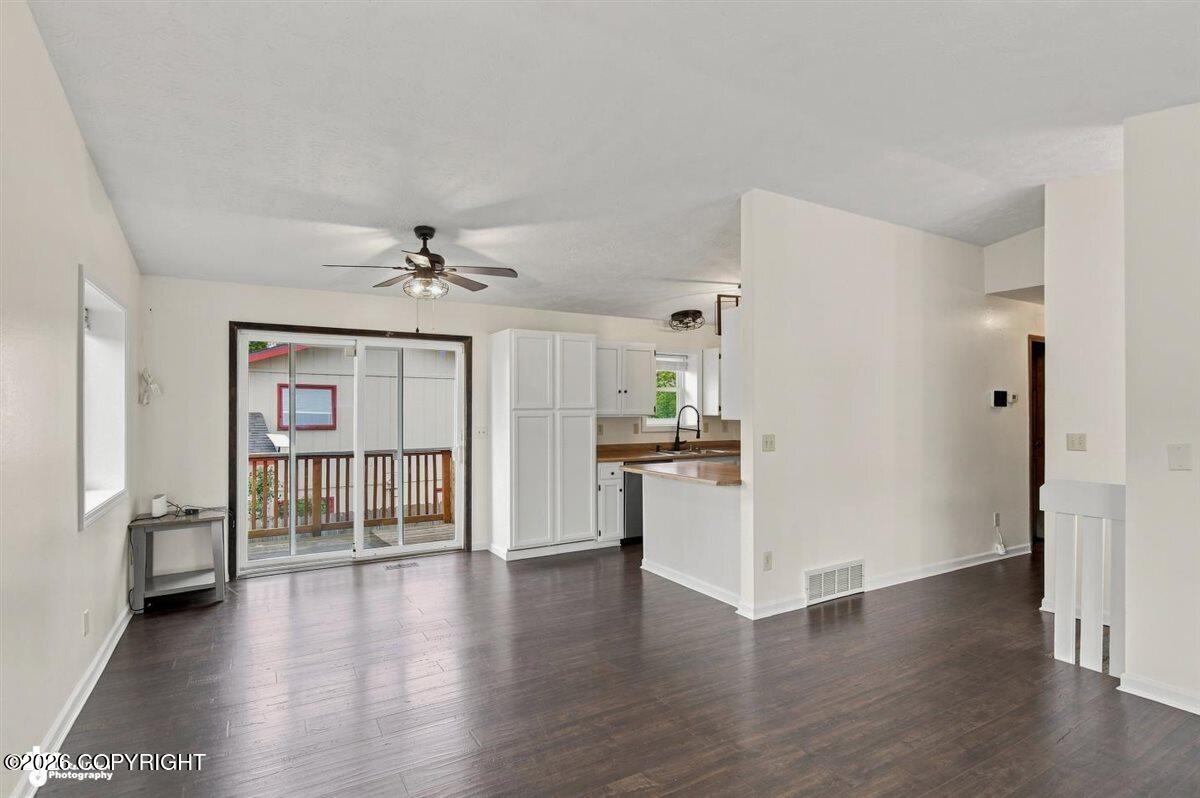 16212 Berthod Way Property Photo 7