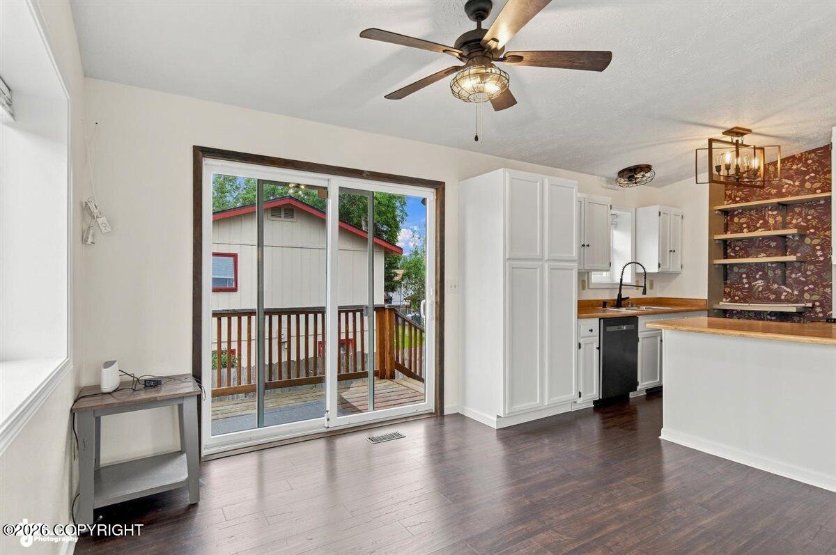 16212 Berthod Way Property Photo 8