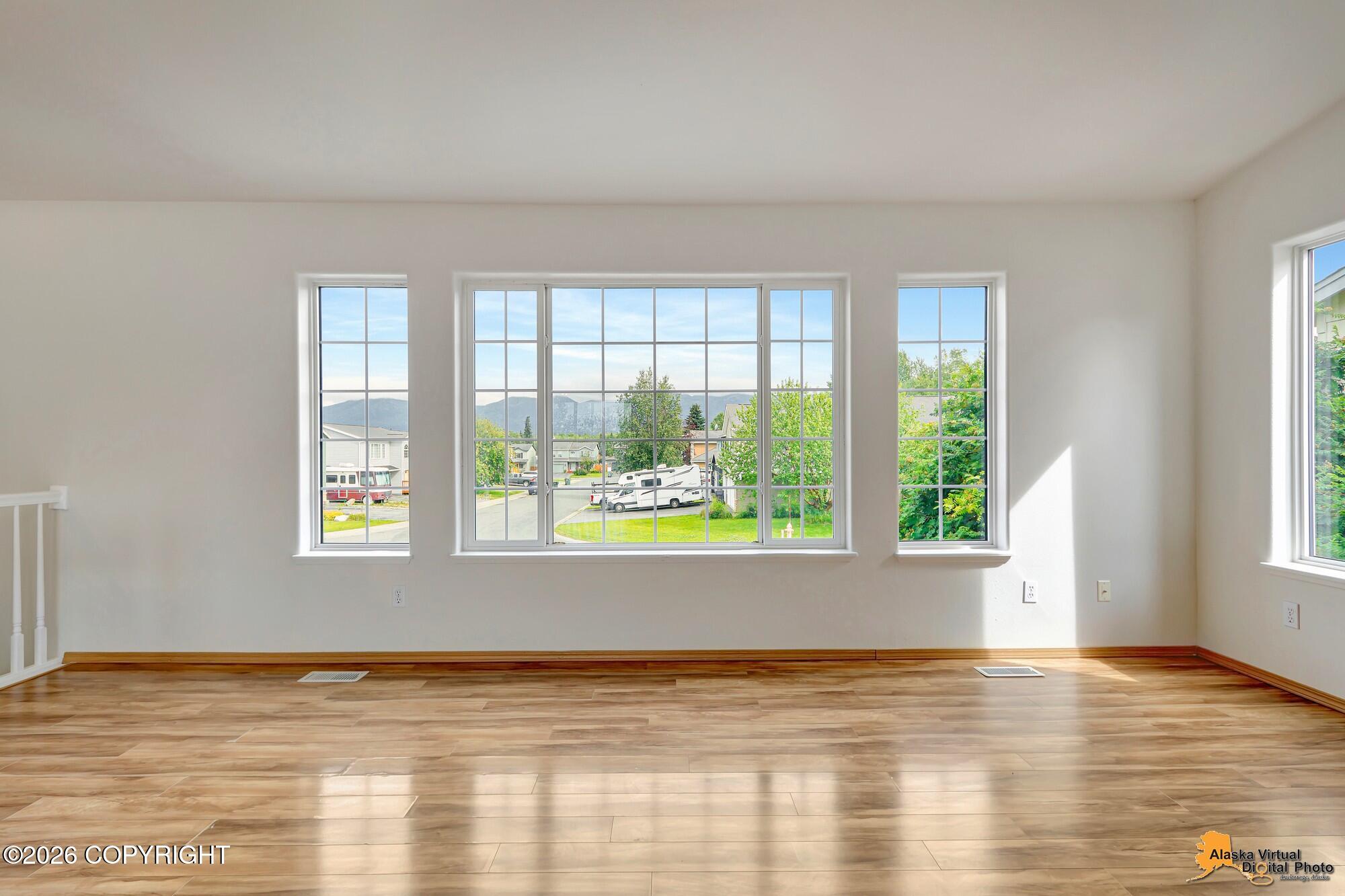 7402 White Hawk Drive Property Photo 4