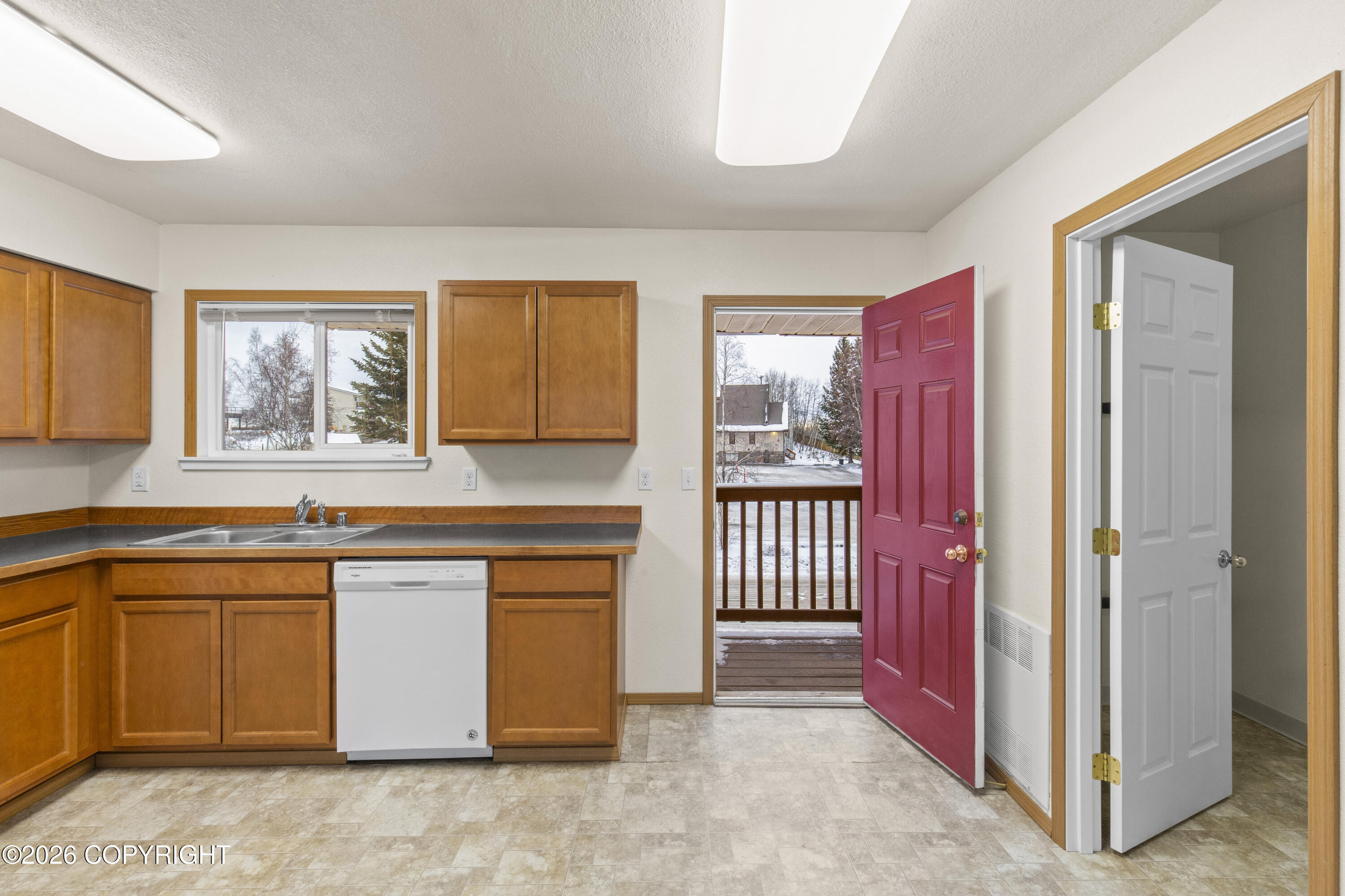 5360 Lake Otis Parkway #2 Property Photo 3