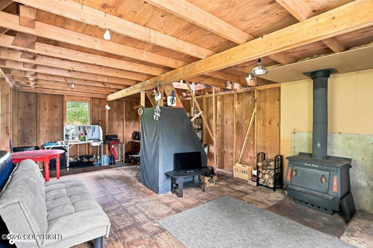 5504 S Saquonee Street Property Photo 4