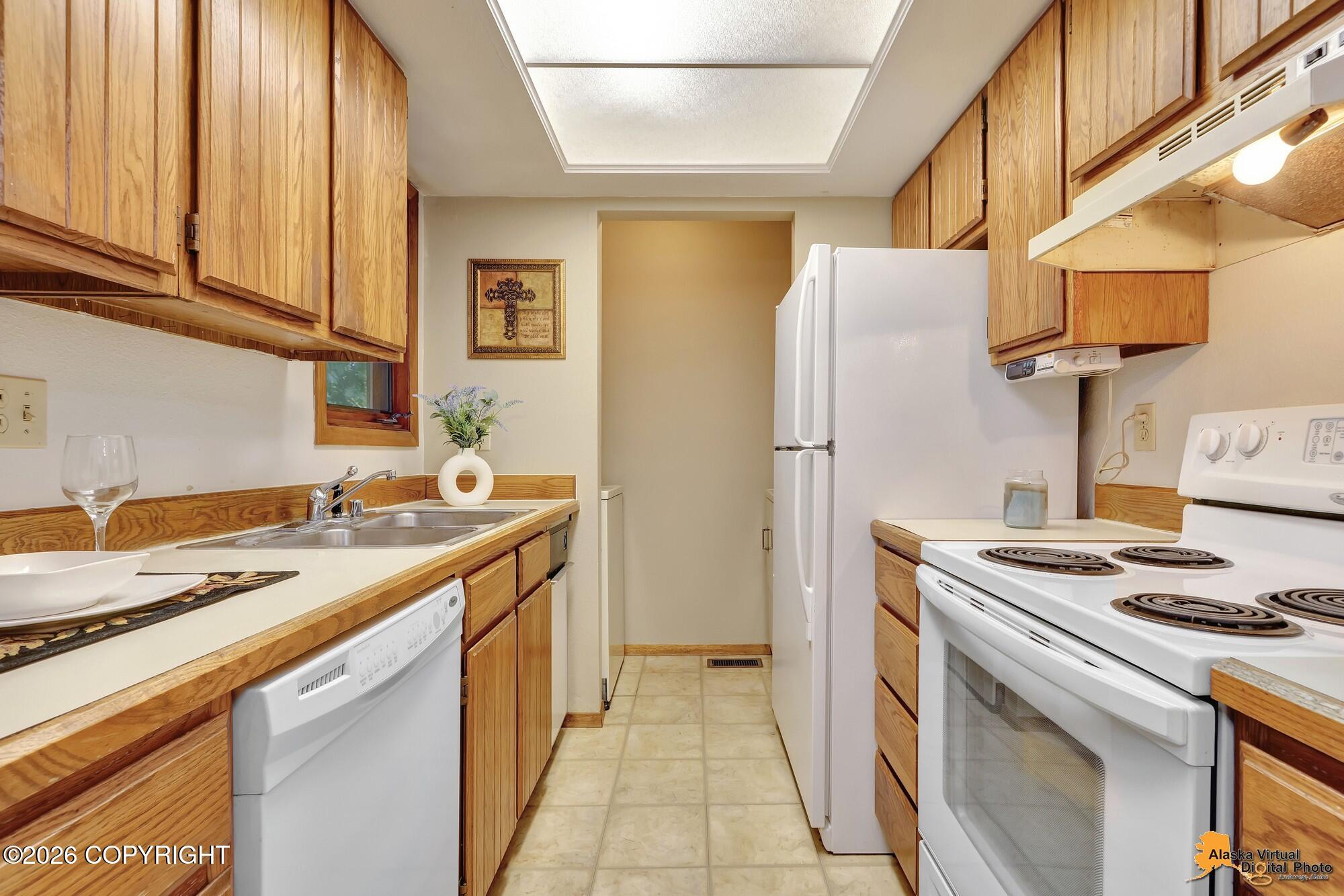 7202 Foxridge Circle #12-a Property Photo 7