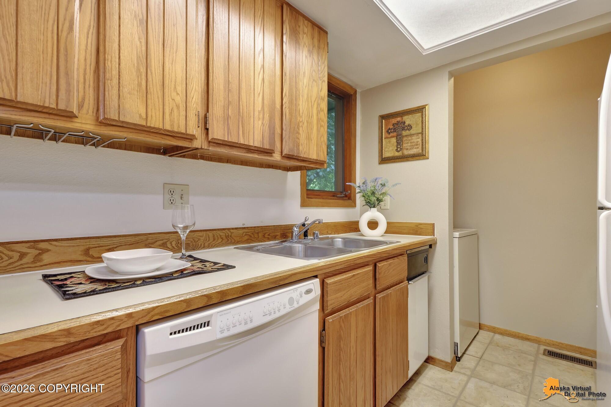 7202 Foxridge Circle #12-a Property Photo 9