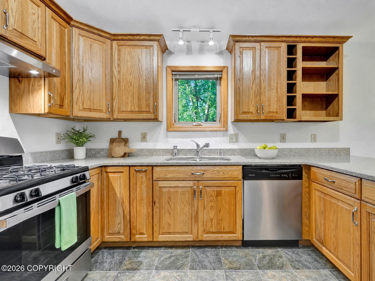 4051 Whitfield Circle Property Photo 6