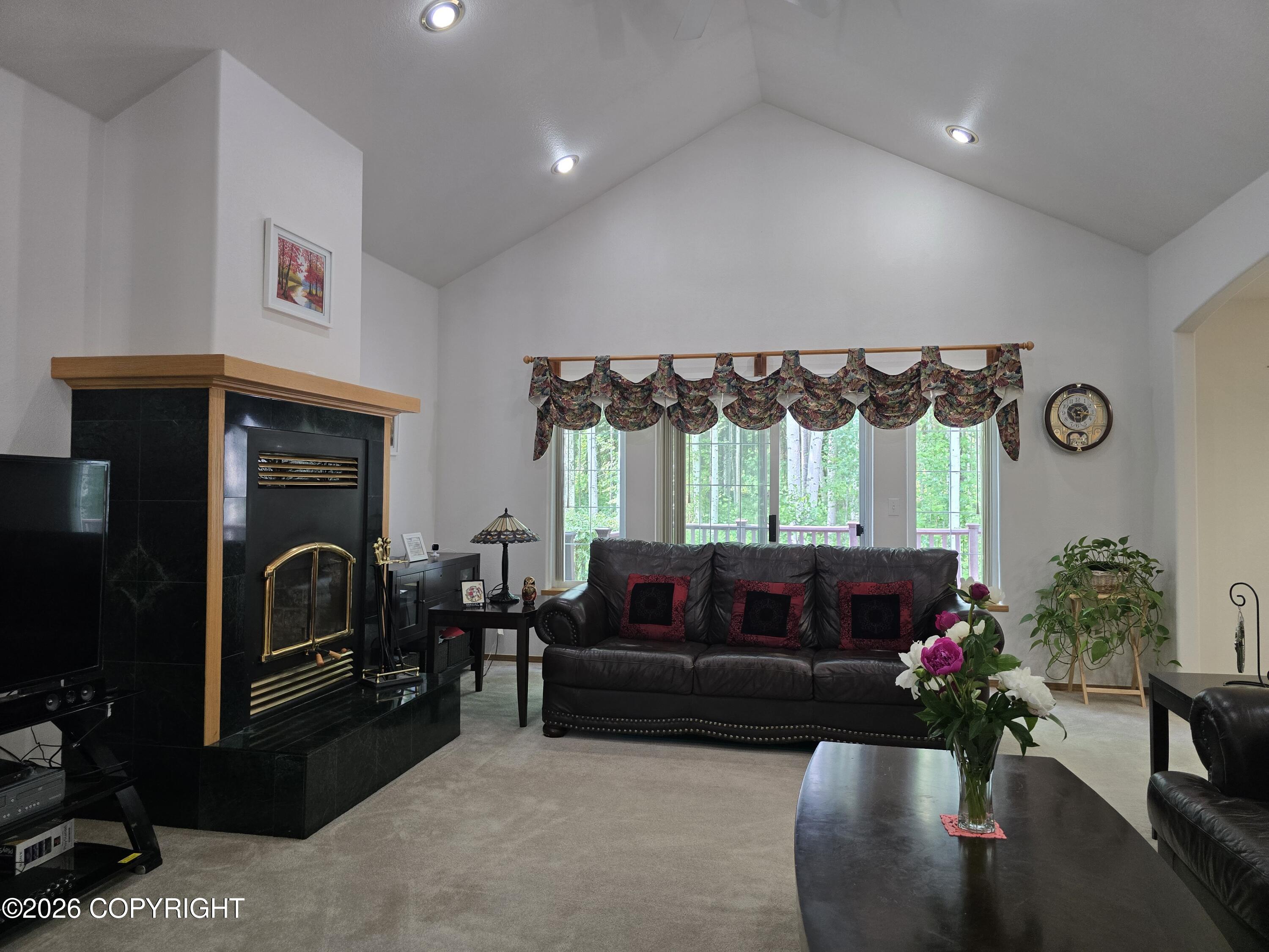 665 Kentshire Drive Property Photo 8
