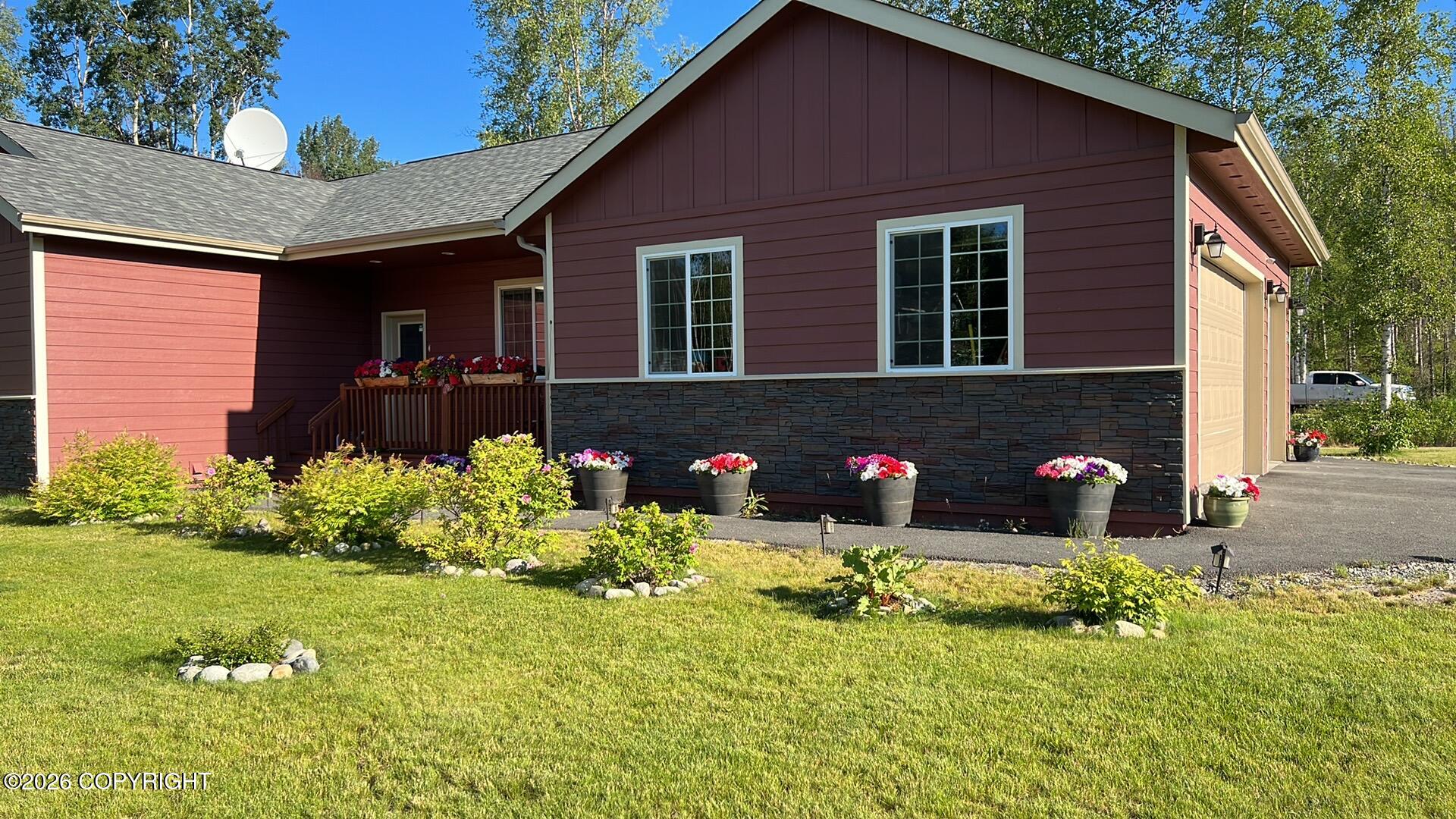 1200 N Bloodstone Circle Property Photo 2
