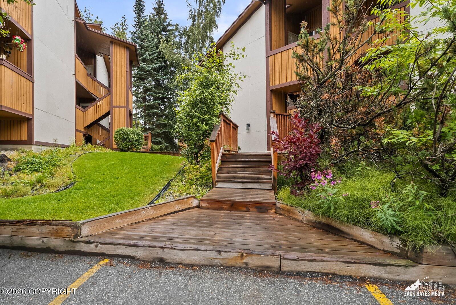 7340 Huntsmen Circle #g Property Photo 3