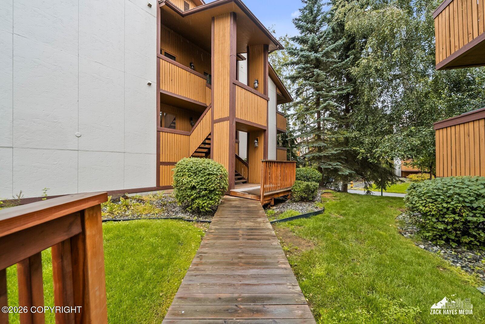 7340 Huntsmen Circle #g Property Photo 4
