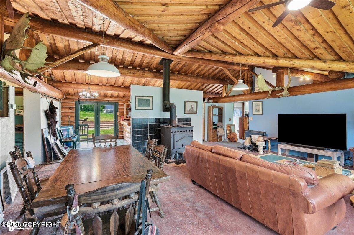 1005 N Smith Road Property Photo 5