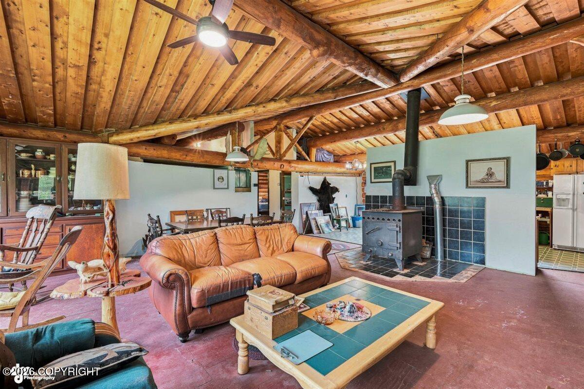 1005 N Smith Road Property Photo 7