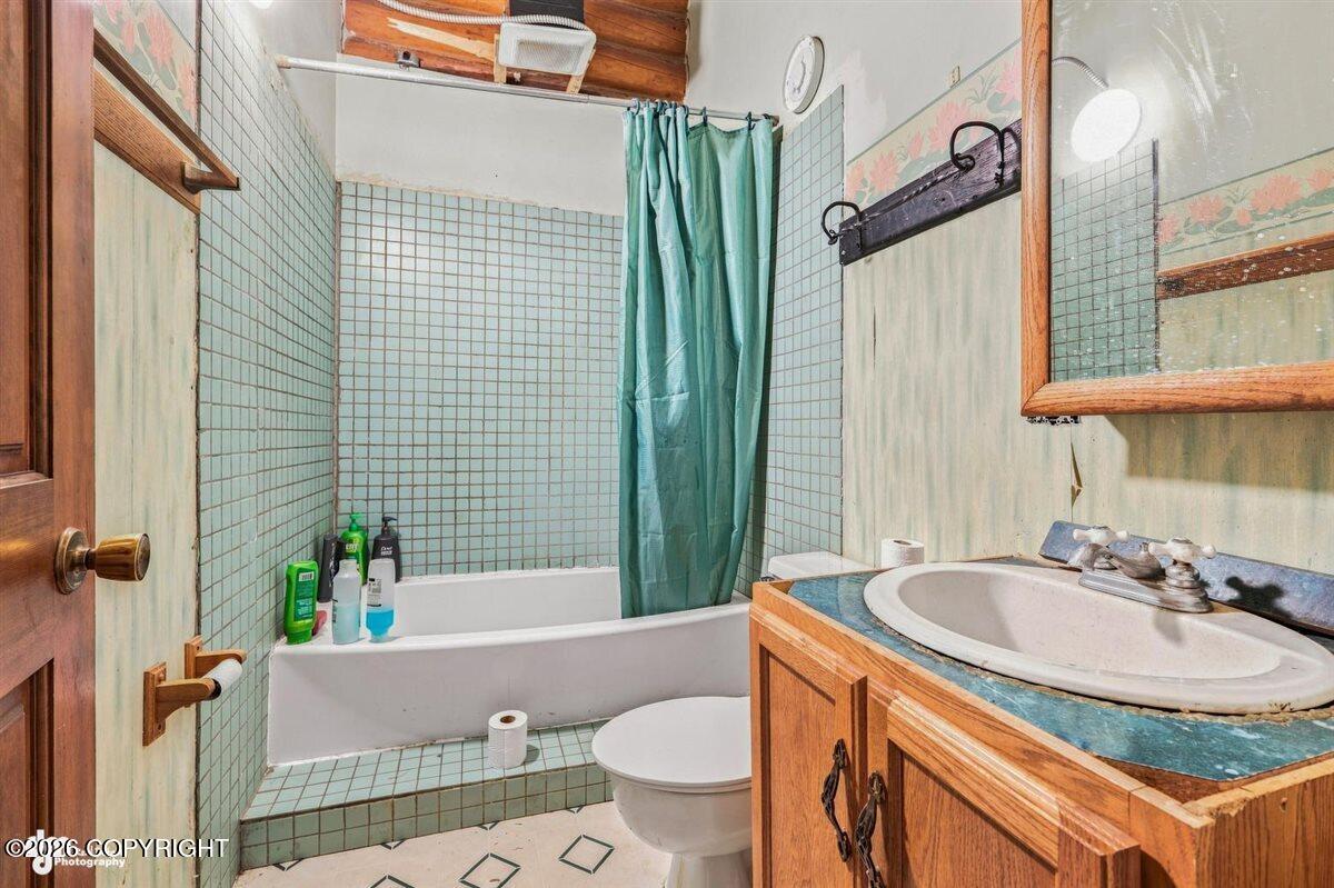 1005 N Smith Road Property Photo 15