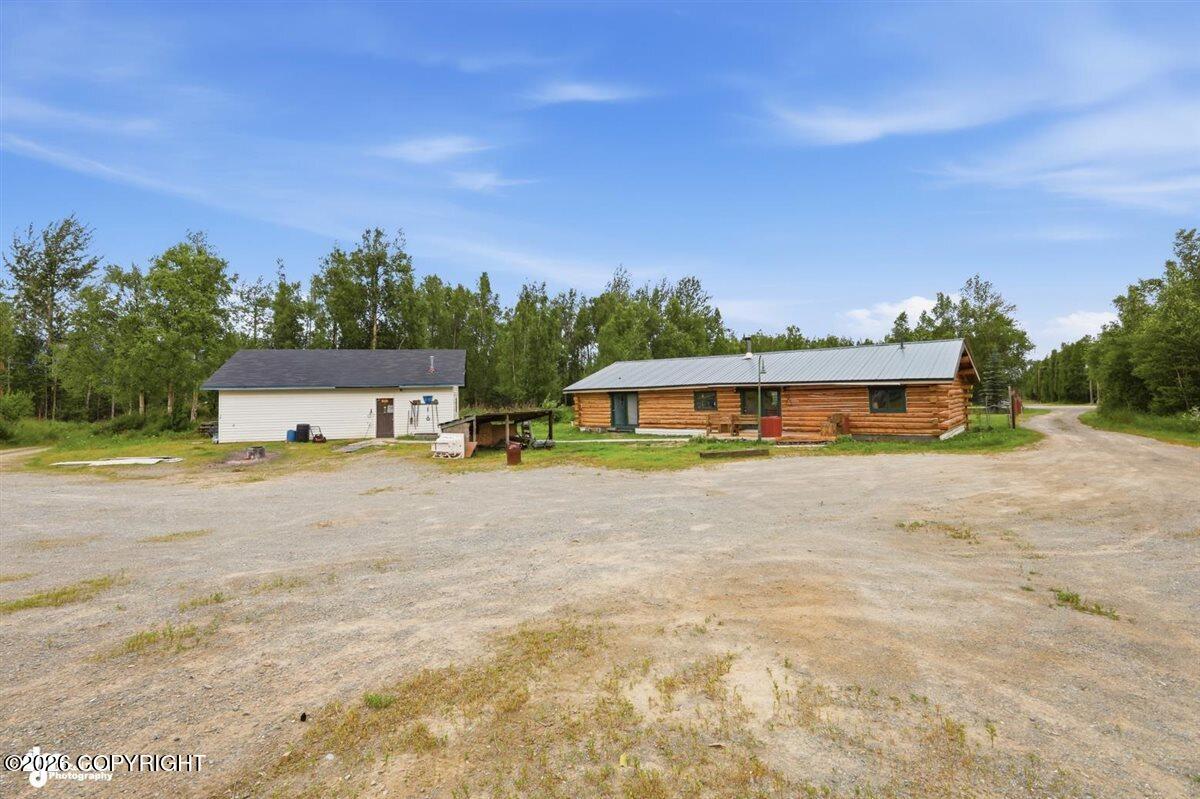 1005 N Smith Road Property Photo 20
