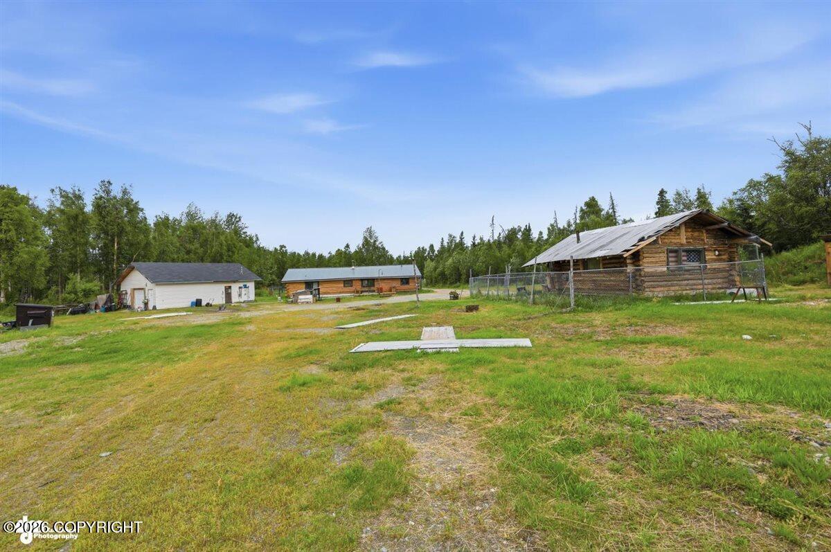 1005 N Smith Road Property Photo 28