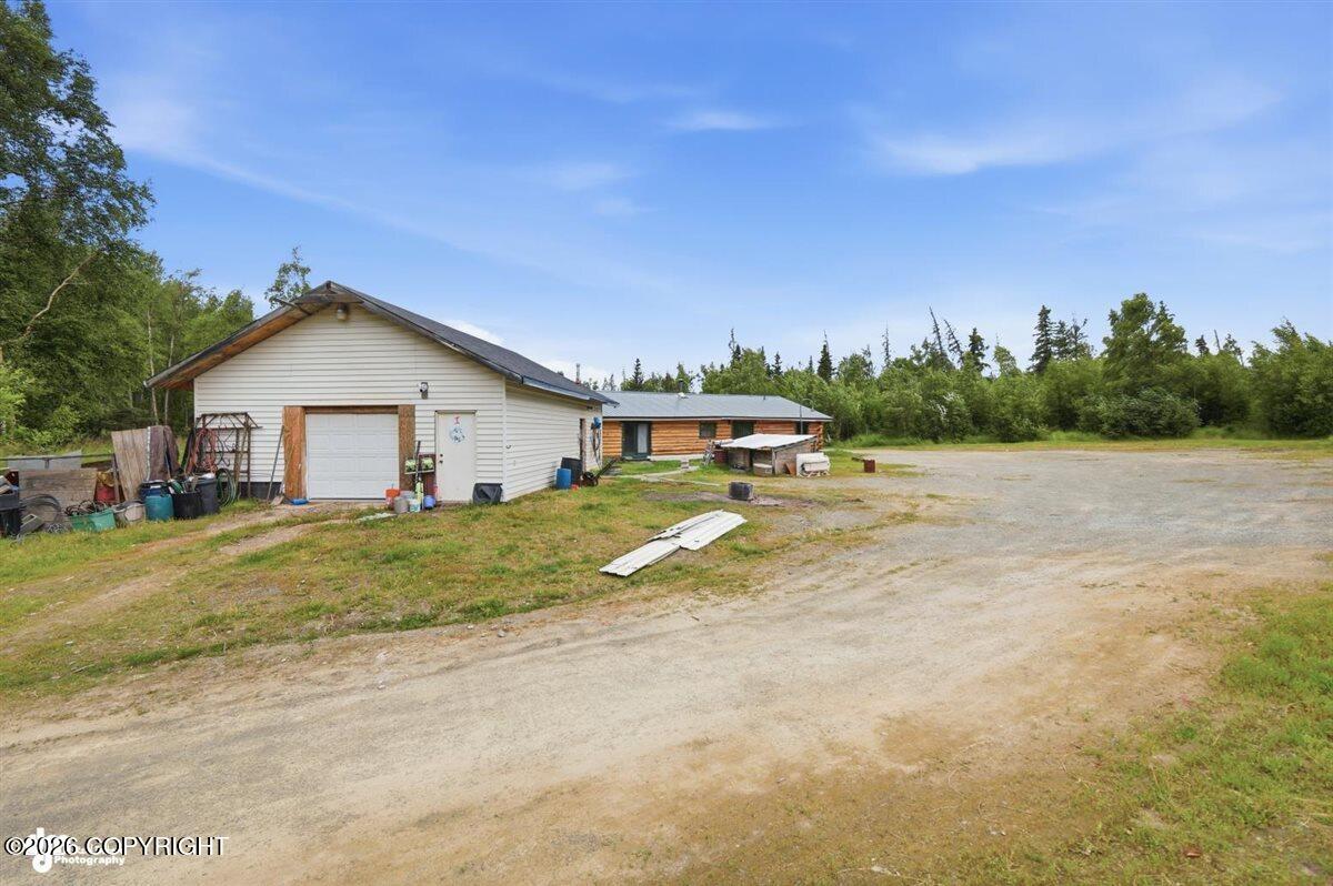 1005 N Smith Road Property Photo 37
