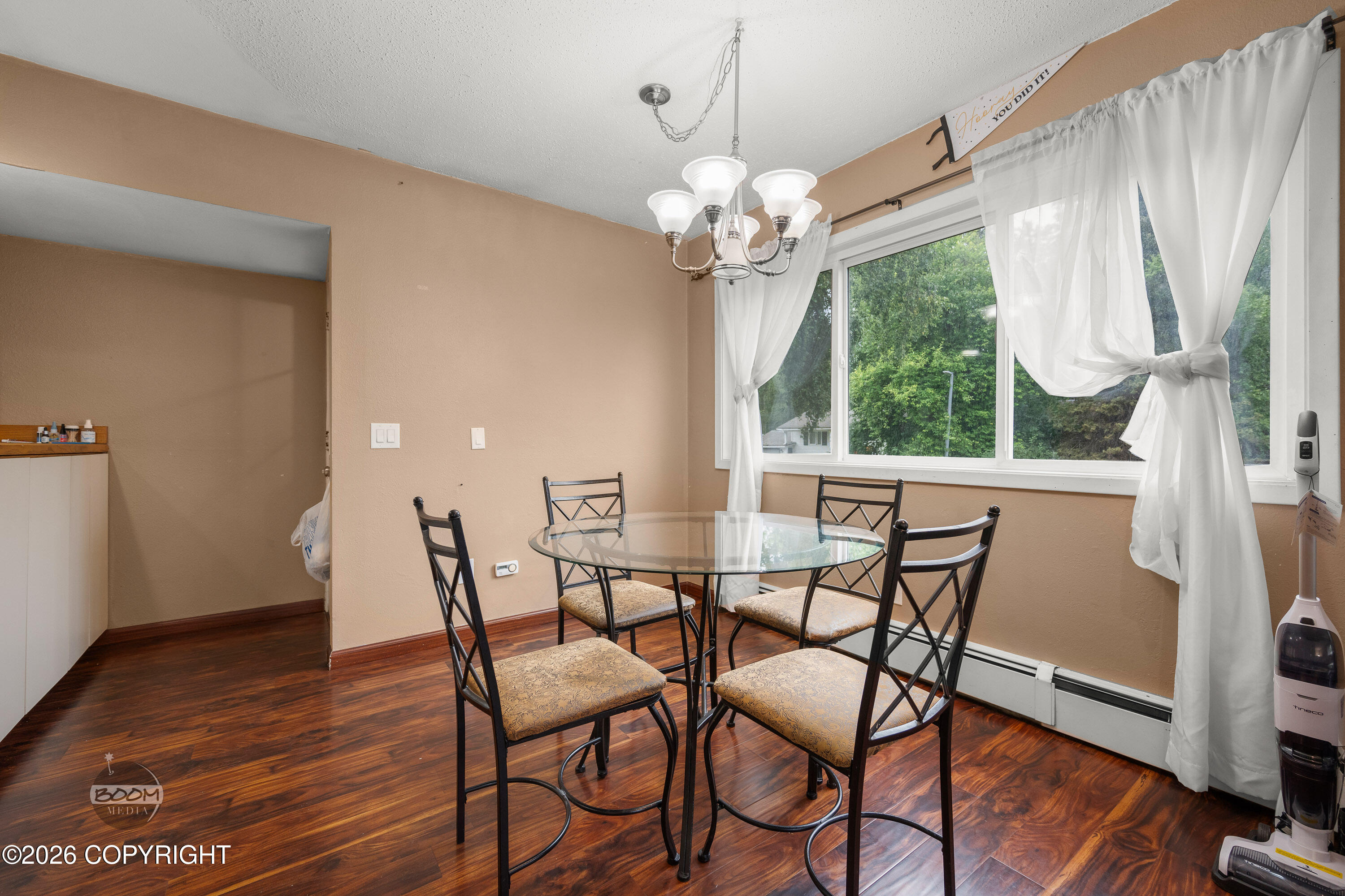 890 Lancaster Drive Property Photo 7