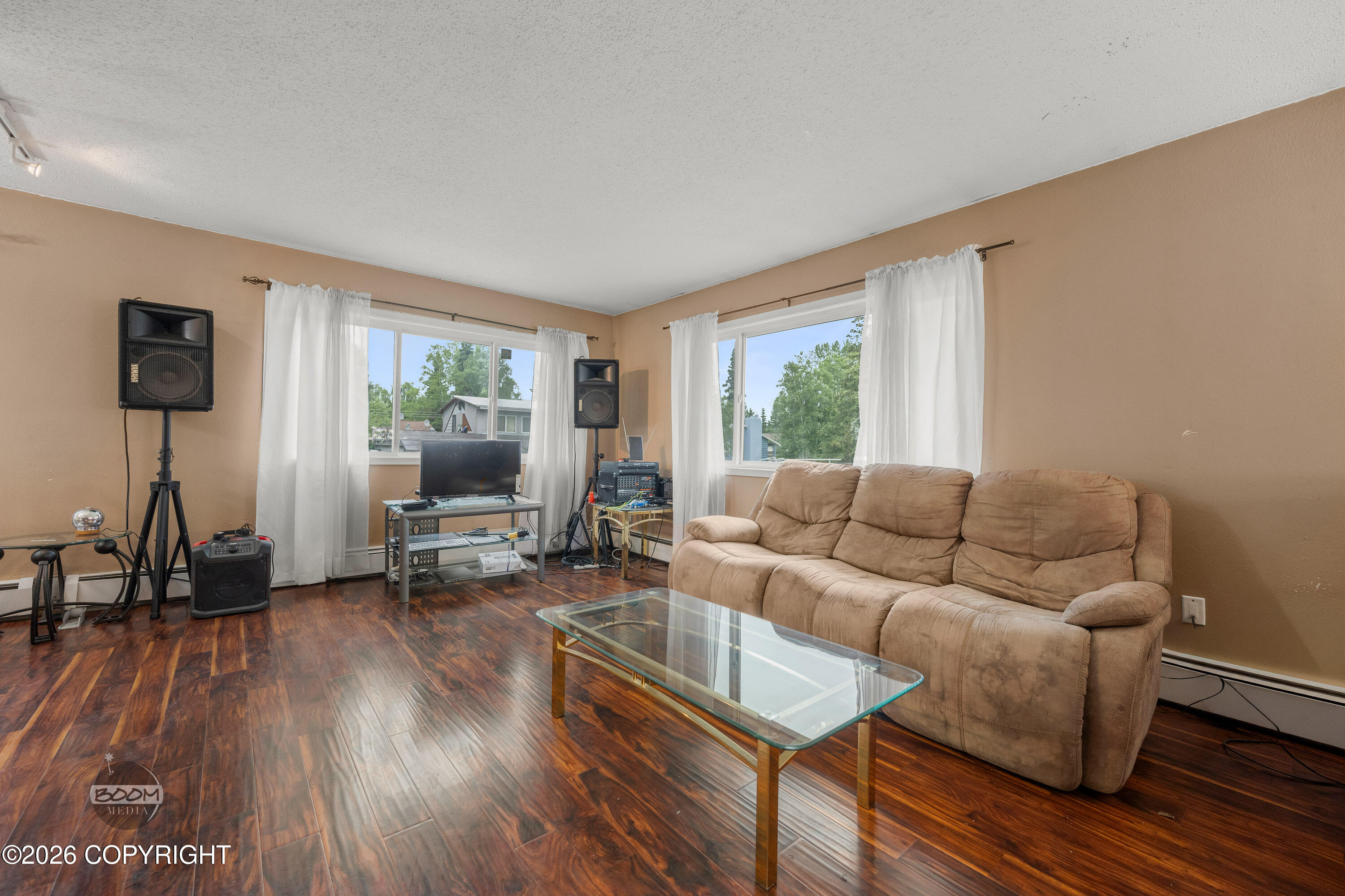 890 Lancaster Drive Property Photo 9