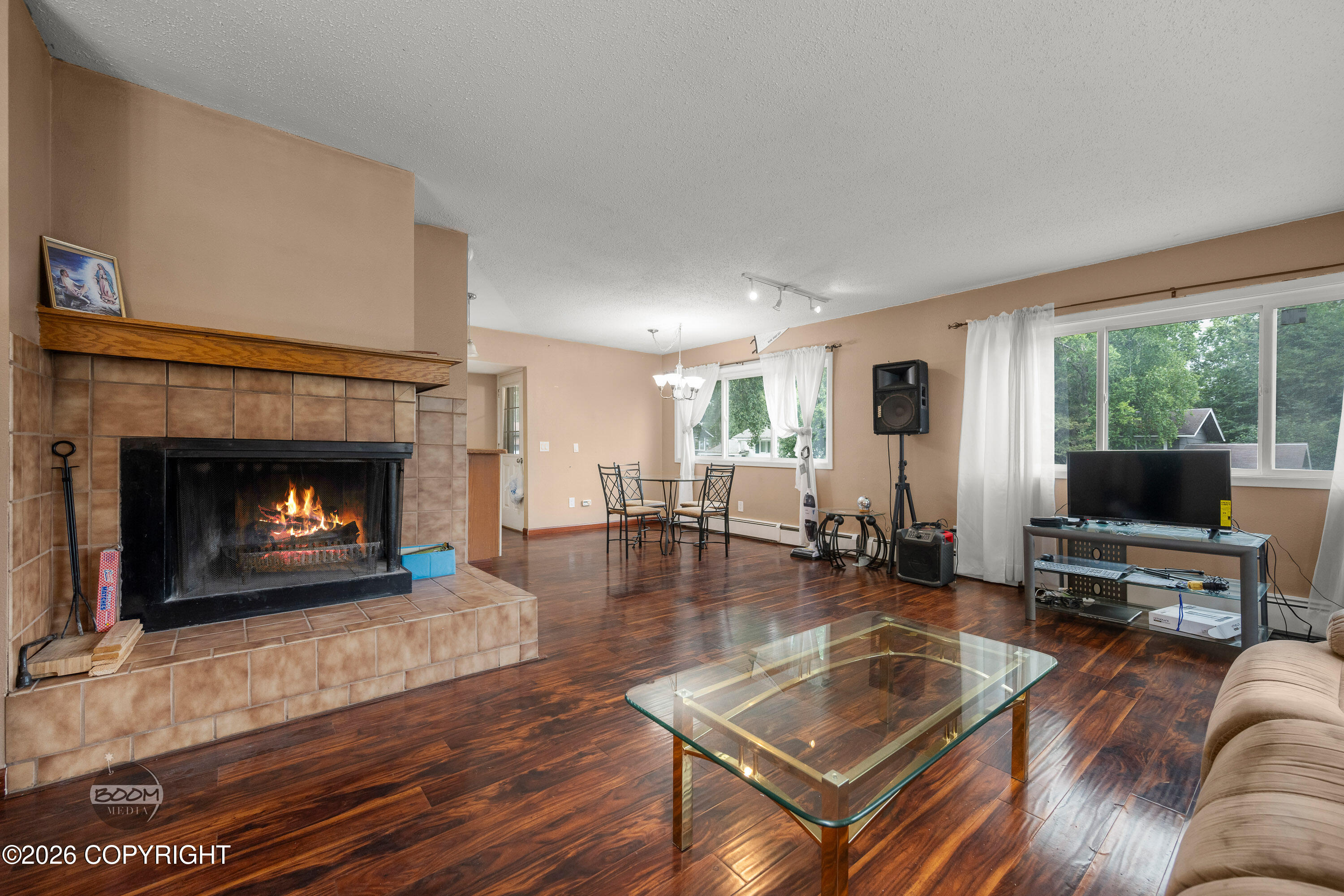 890 Lancaster Drive Property Photo 10
