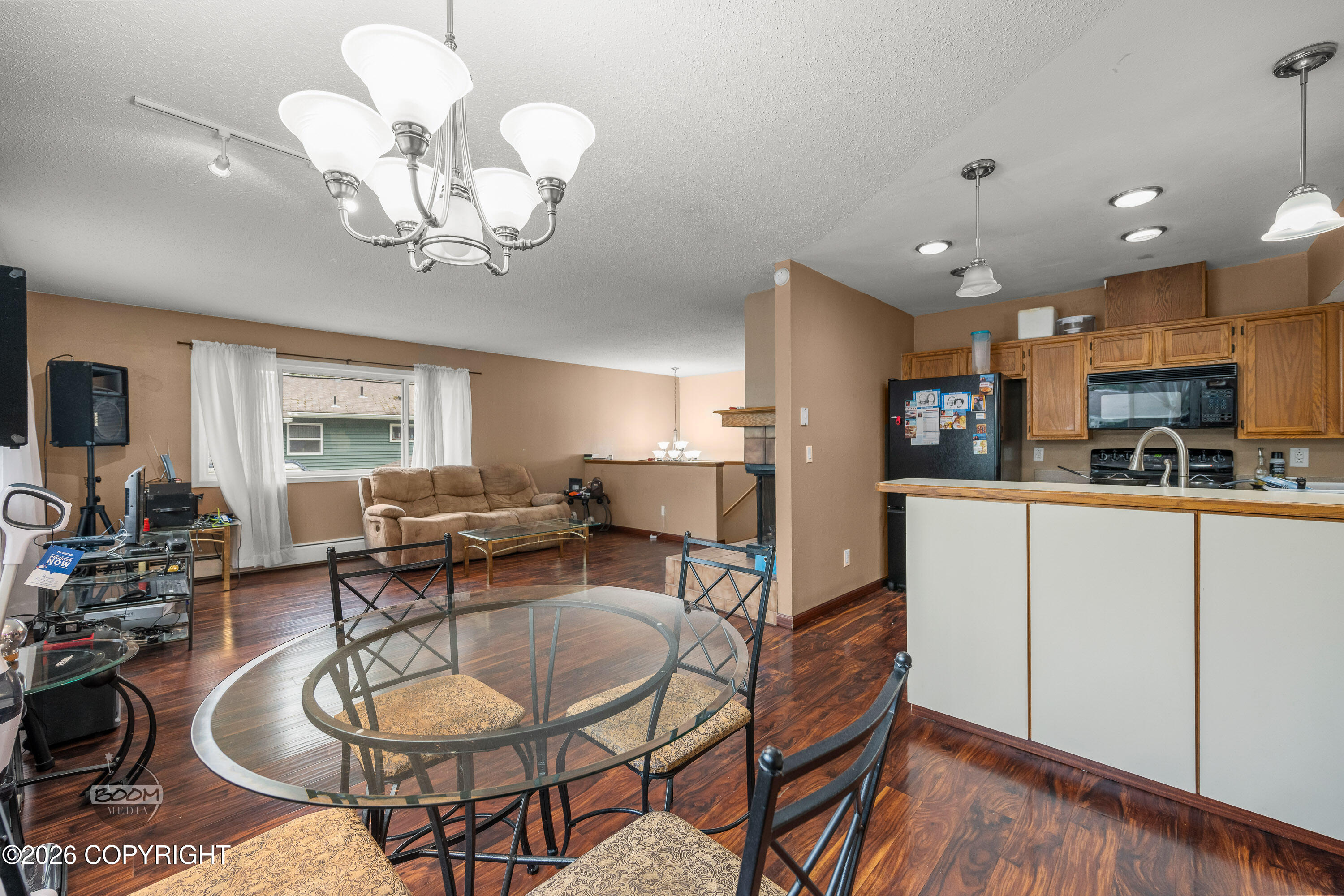 890 Lancaster Drive Property Photo 12