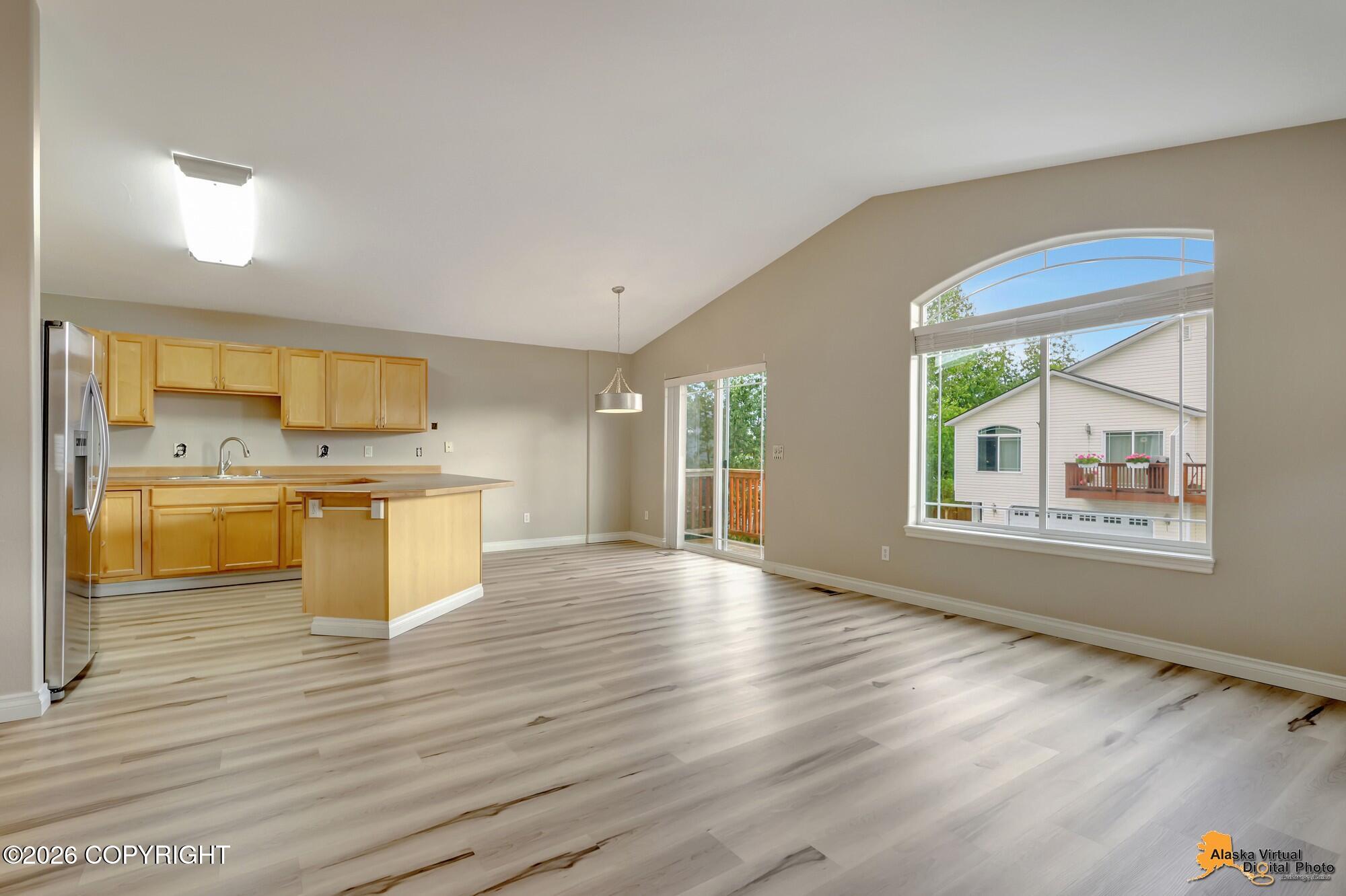 1003 Oakridge Drive Property Photo 7