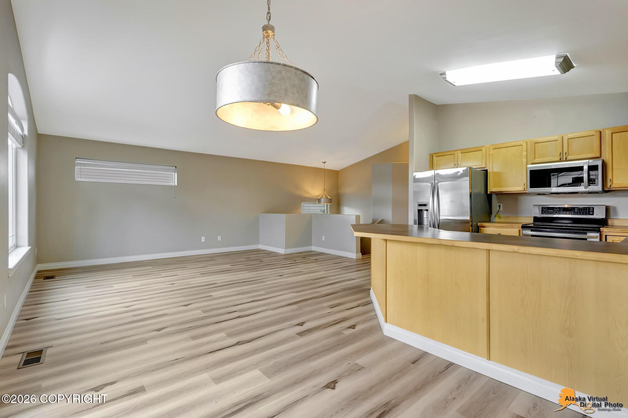 1003 Oakridge Drive Property Photo 8
