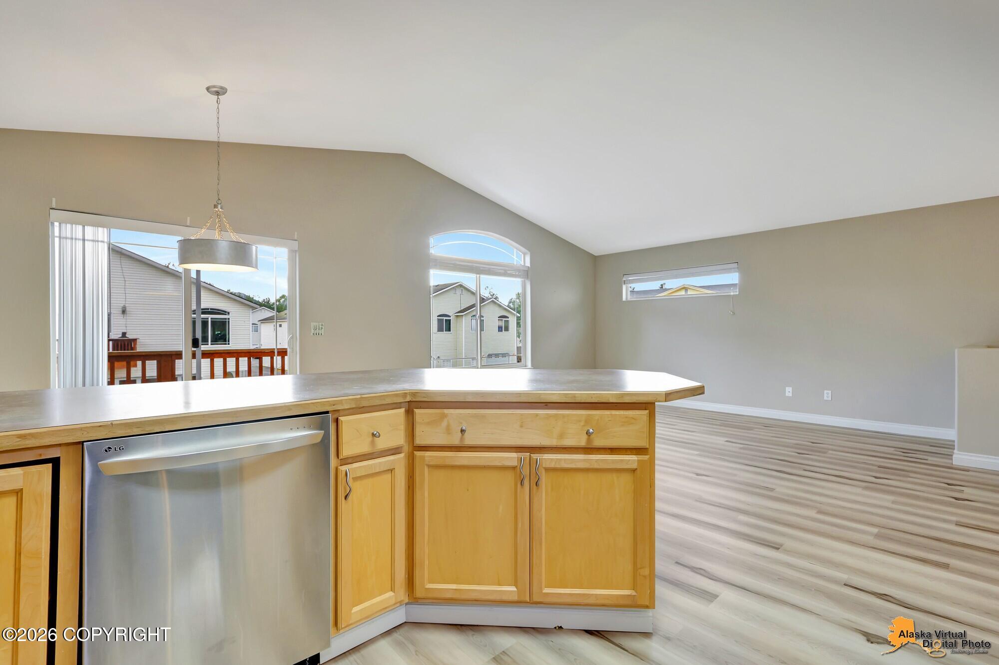 1003 Oakridge Drive Property Photo 10