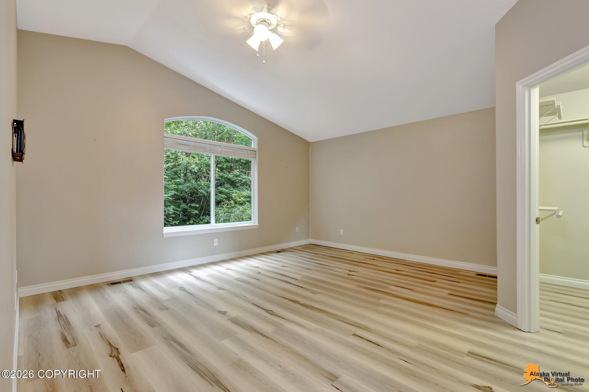 1003 Oakridge Drive Property Photo 15