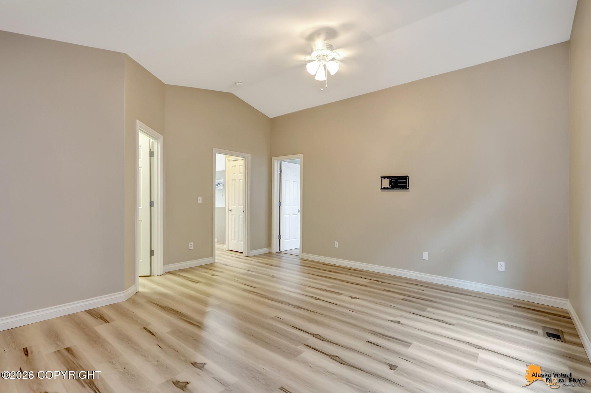 1003 Oakridge Drive Property Photo 16