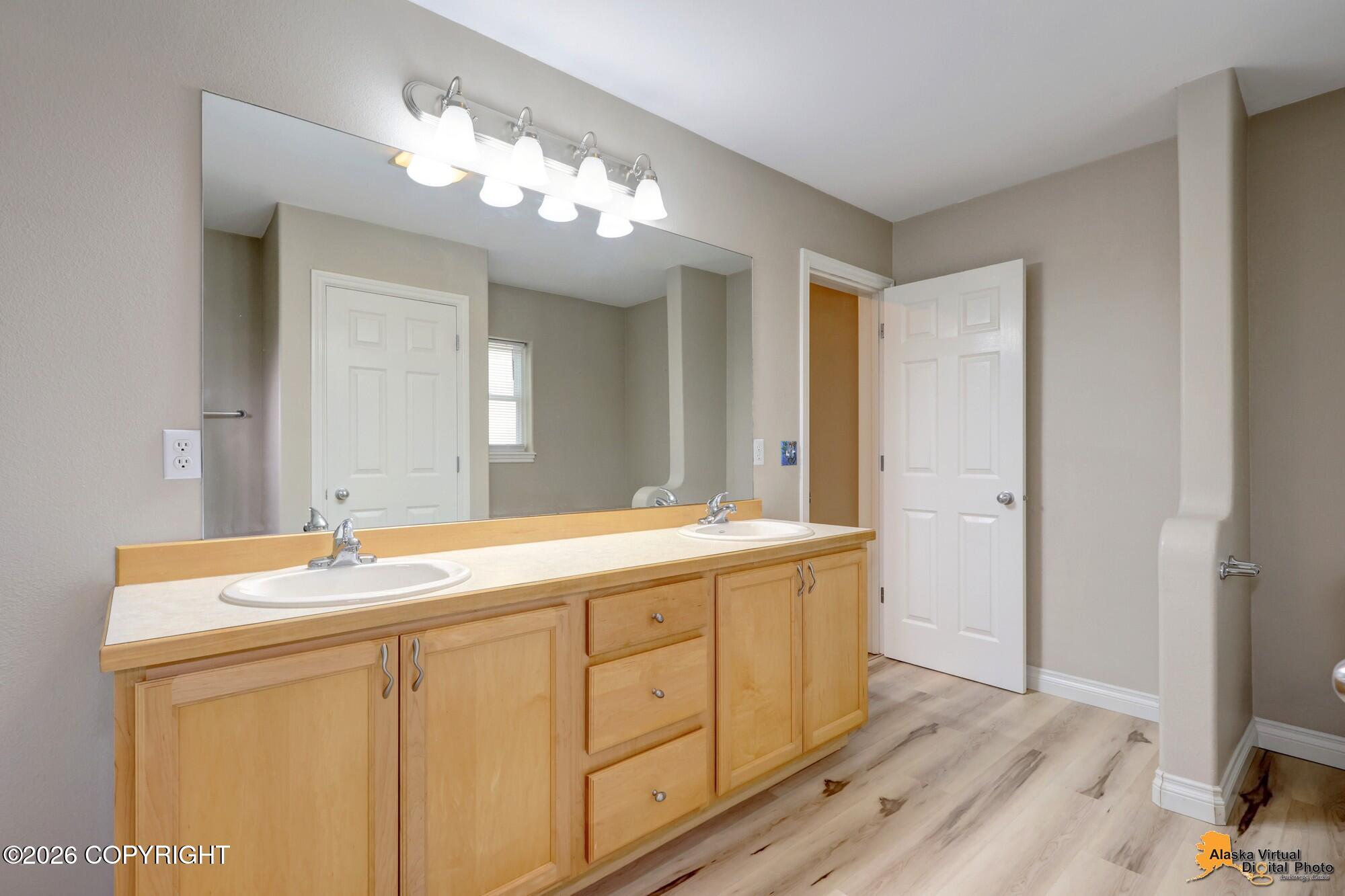 1003 Oakridge Drive Property Photo 20