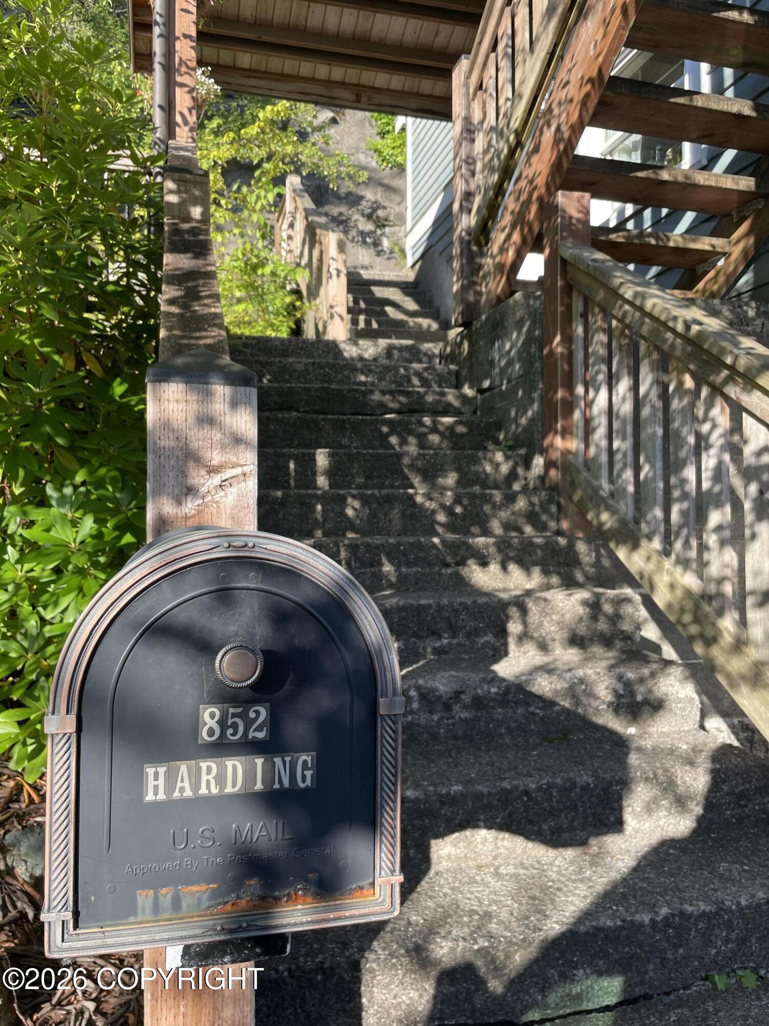 852 Harding Street Upper Property Photo 42