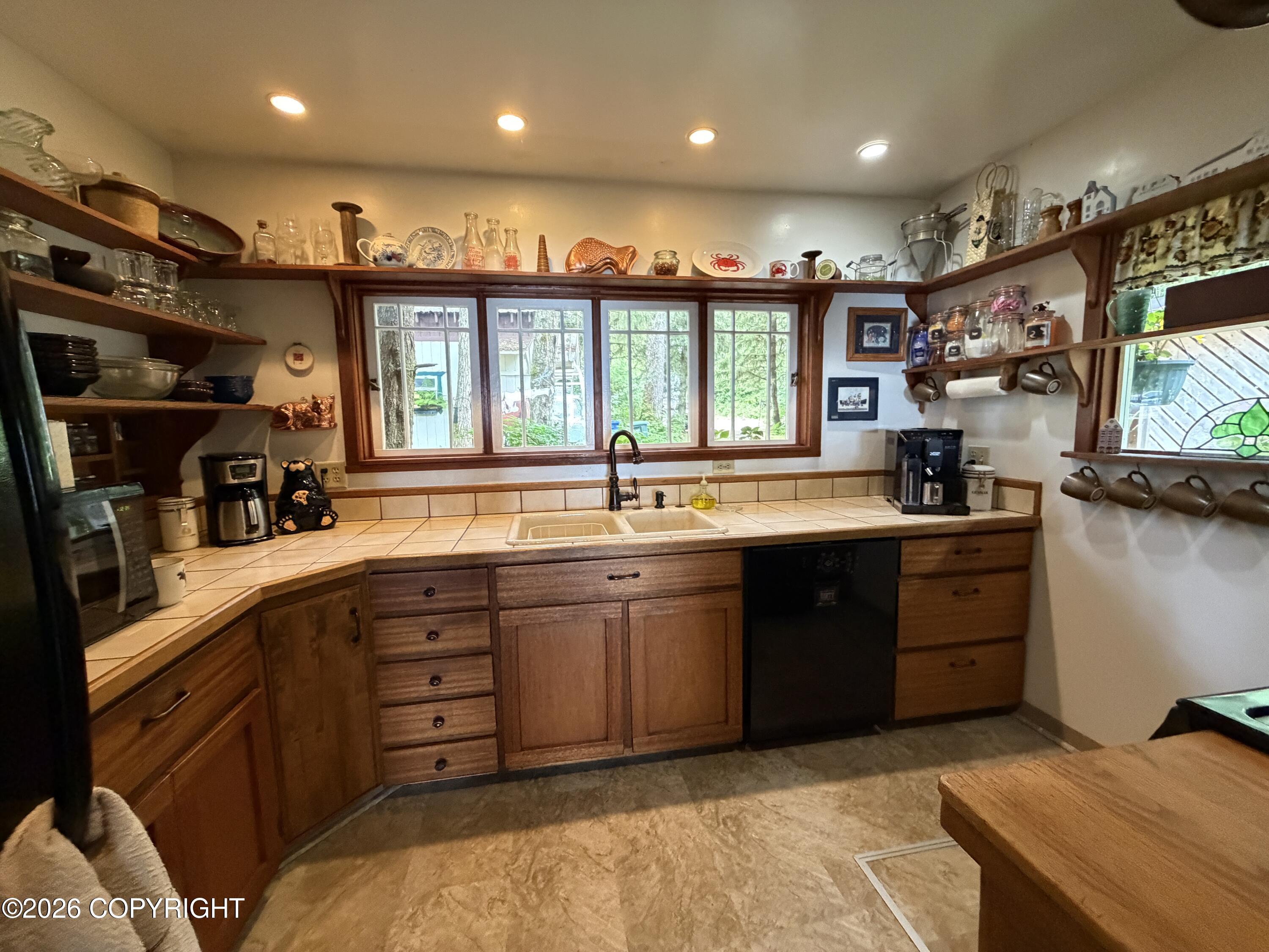 707-b Sandy Beach Road Property Photo 10