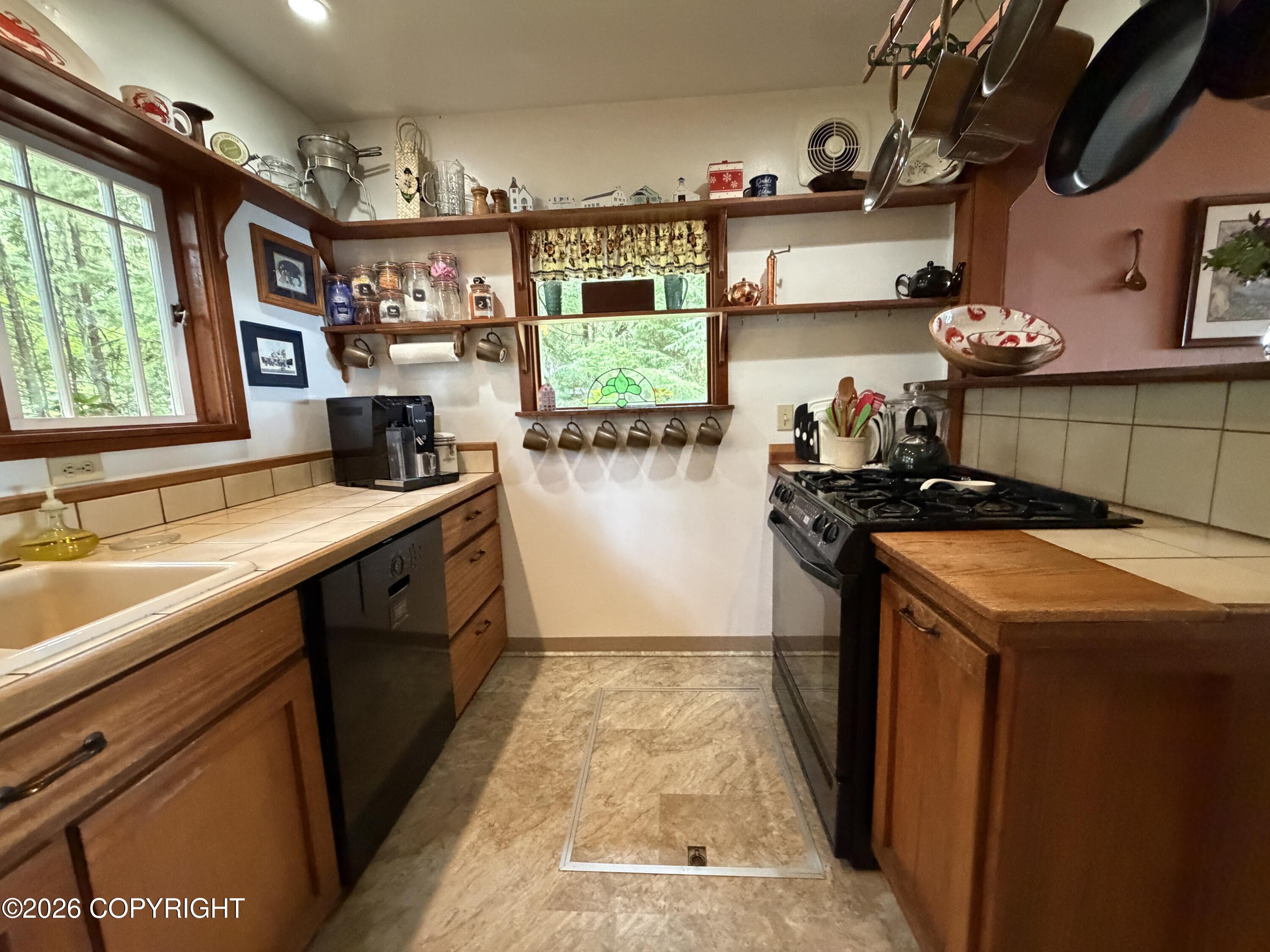 707-b Sandy Beach Road Property Photo 11