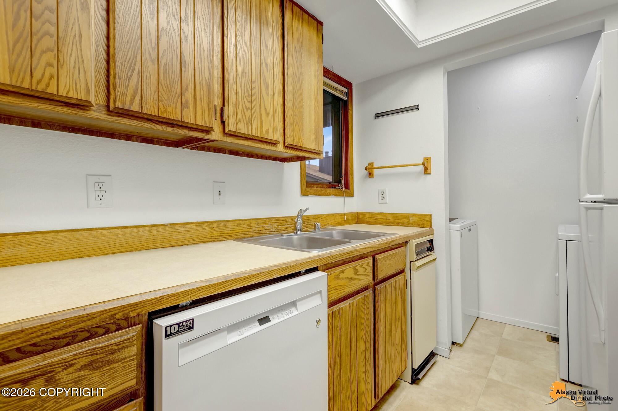 7444 Foxridge Way #3-g Property Photo 11
