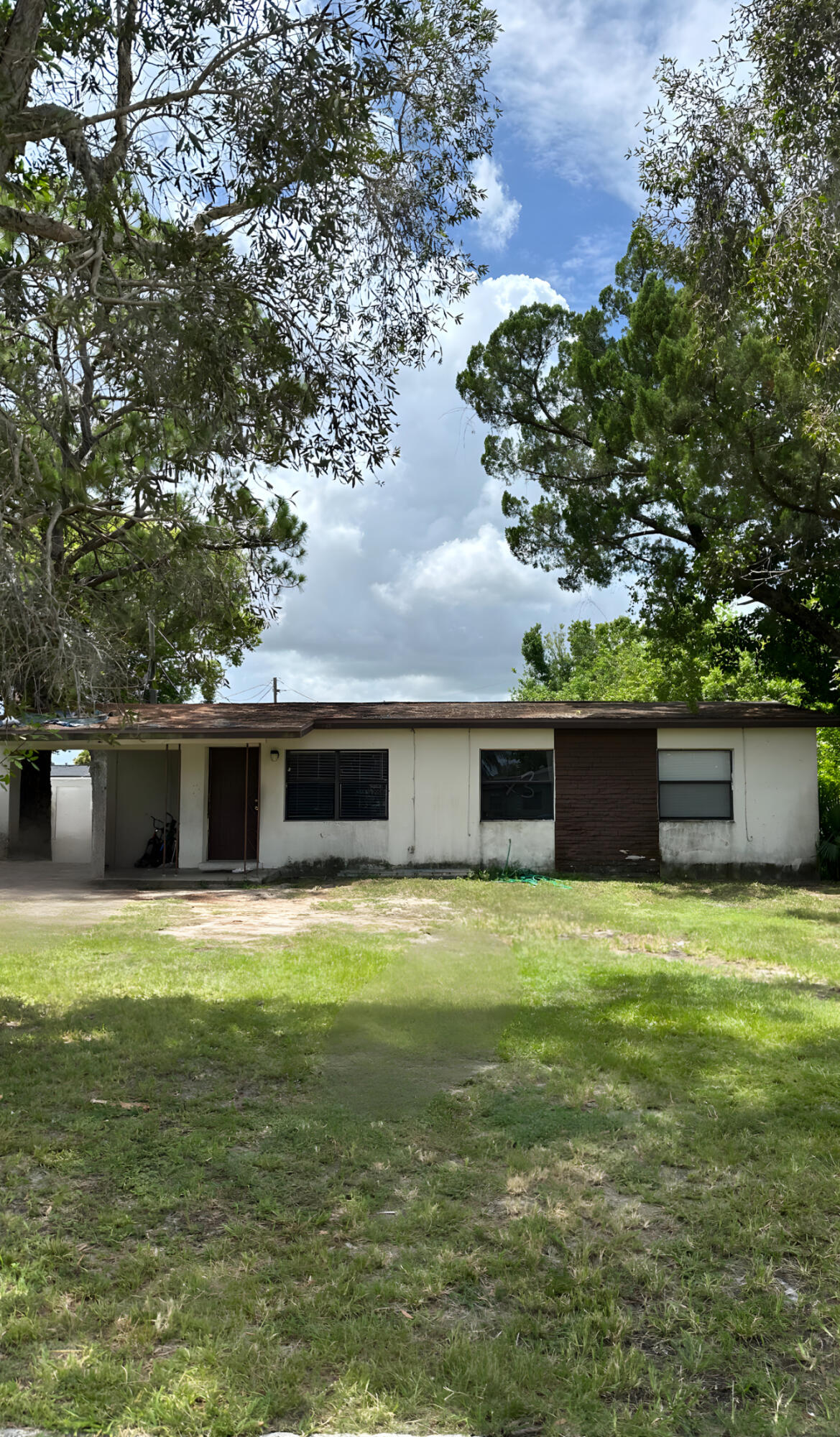 523 B Way Property Photo 1