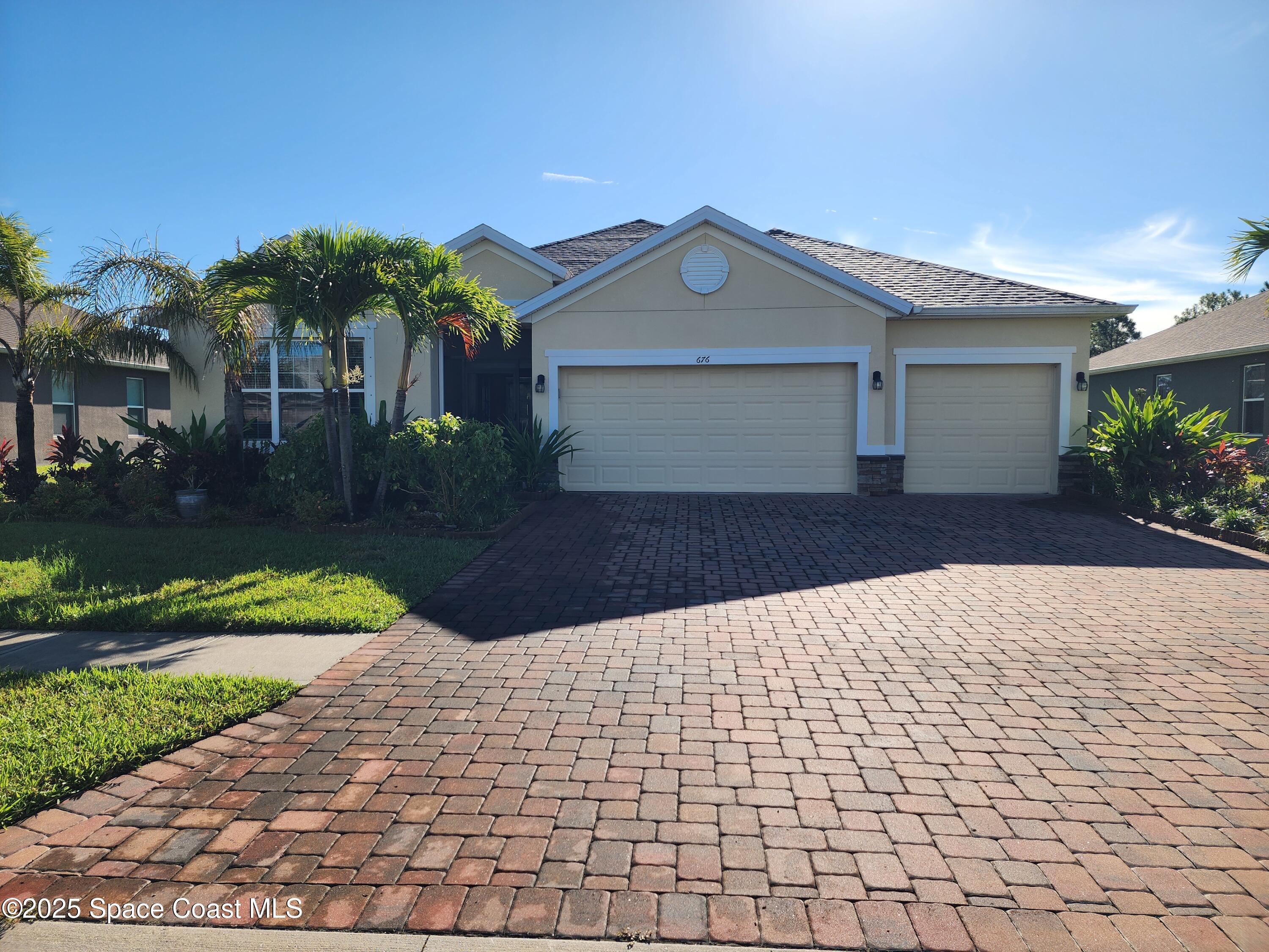 676 Stonebriar Drive SE Property Photo 1