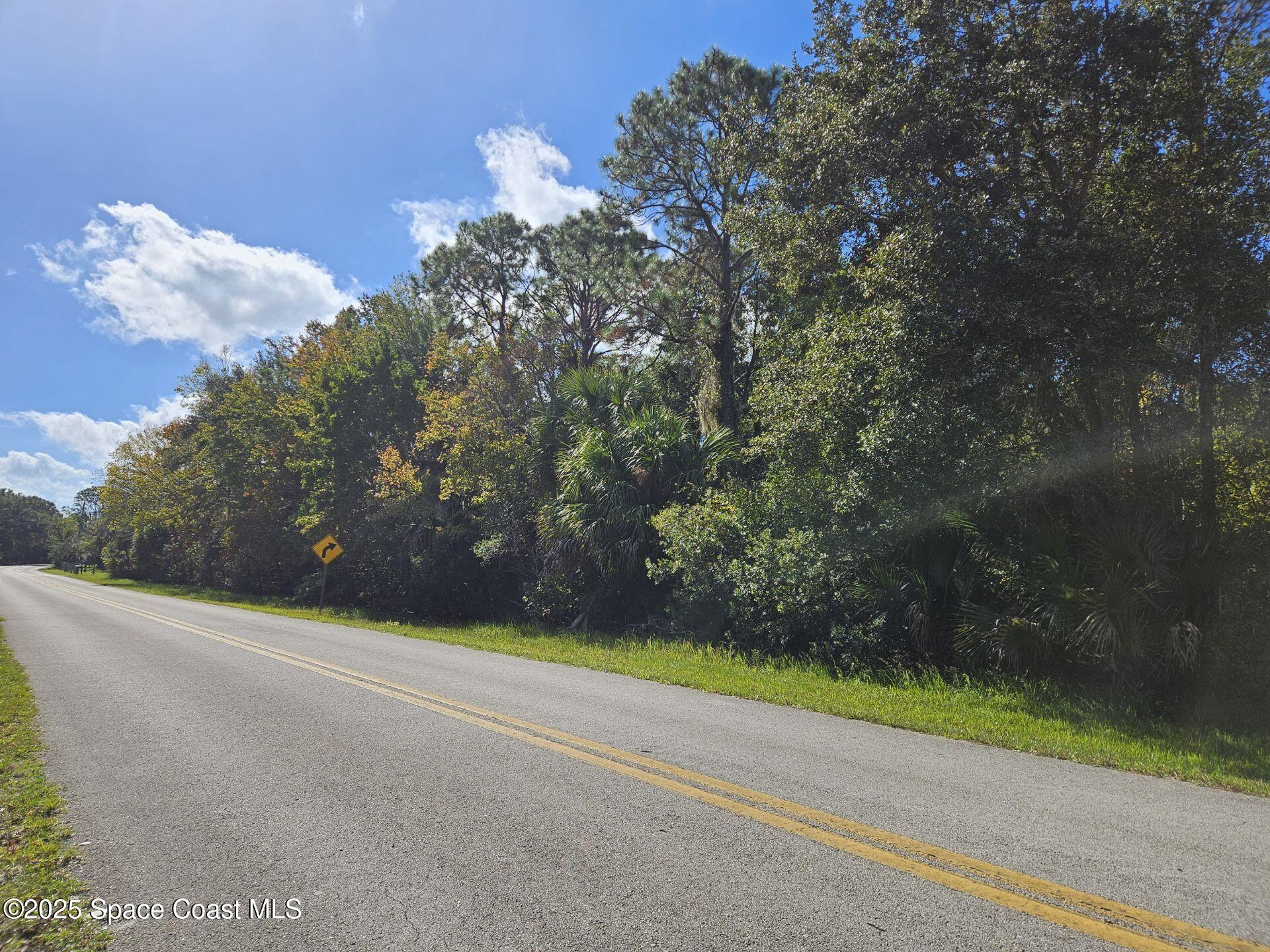 4600 N Beacon Light Road N Property Photo 2