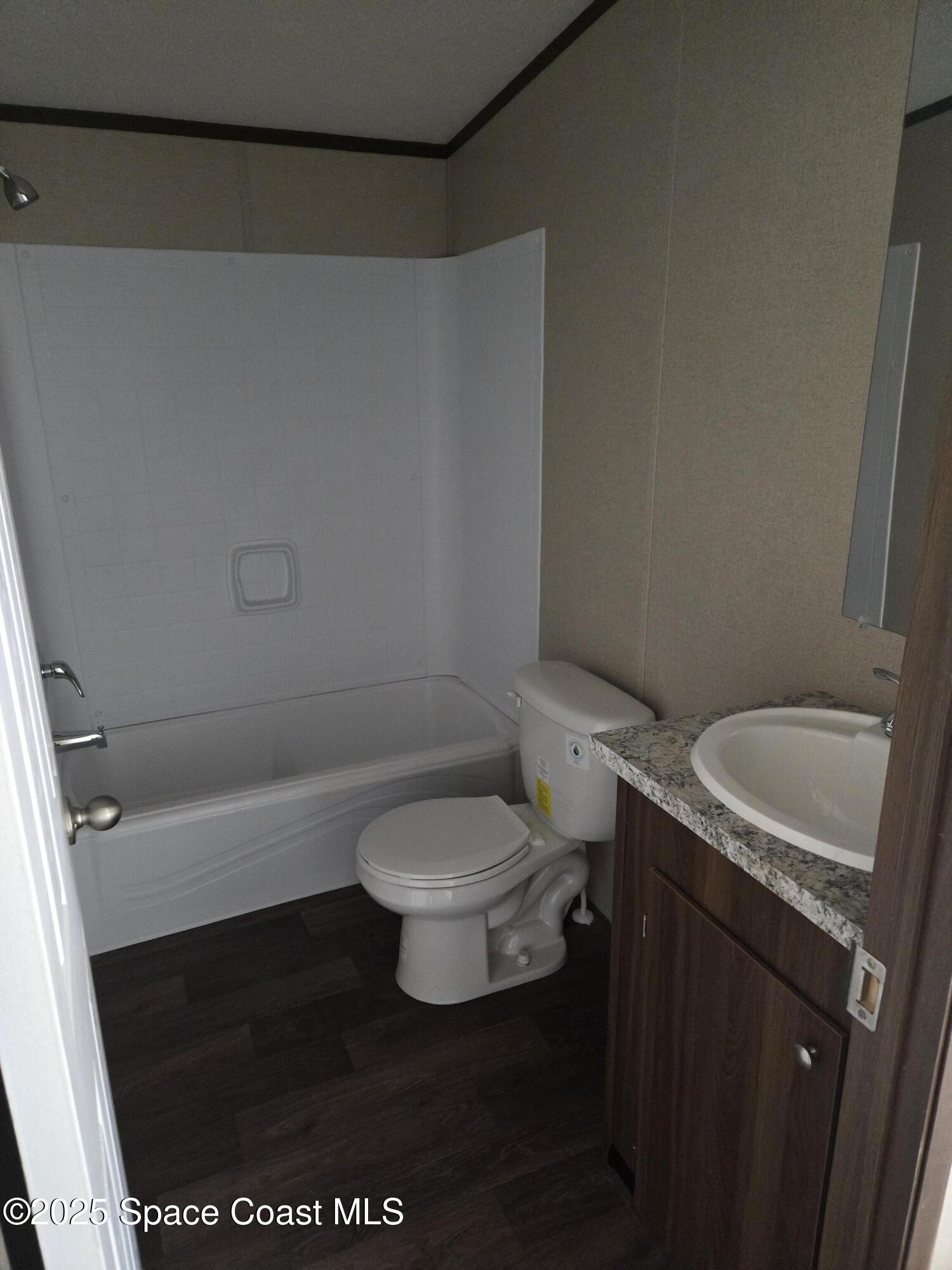 2534 Amberly Road Ne Property Photo 4