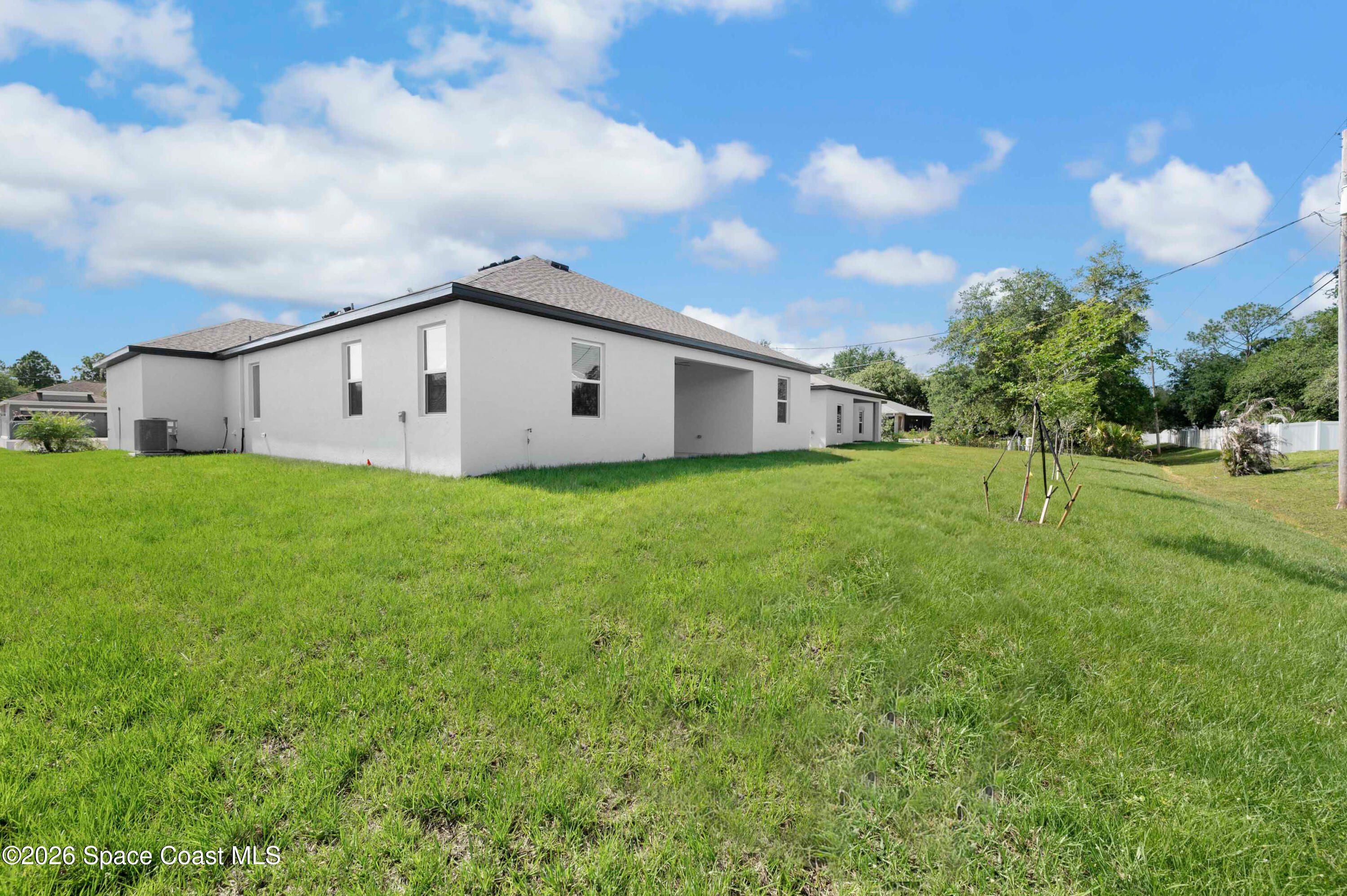 1698 Waldo Street Se Property Photo 4