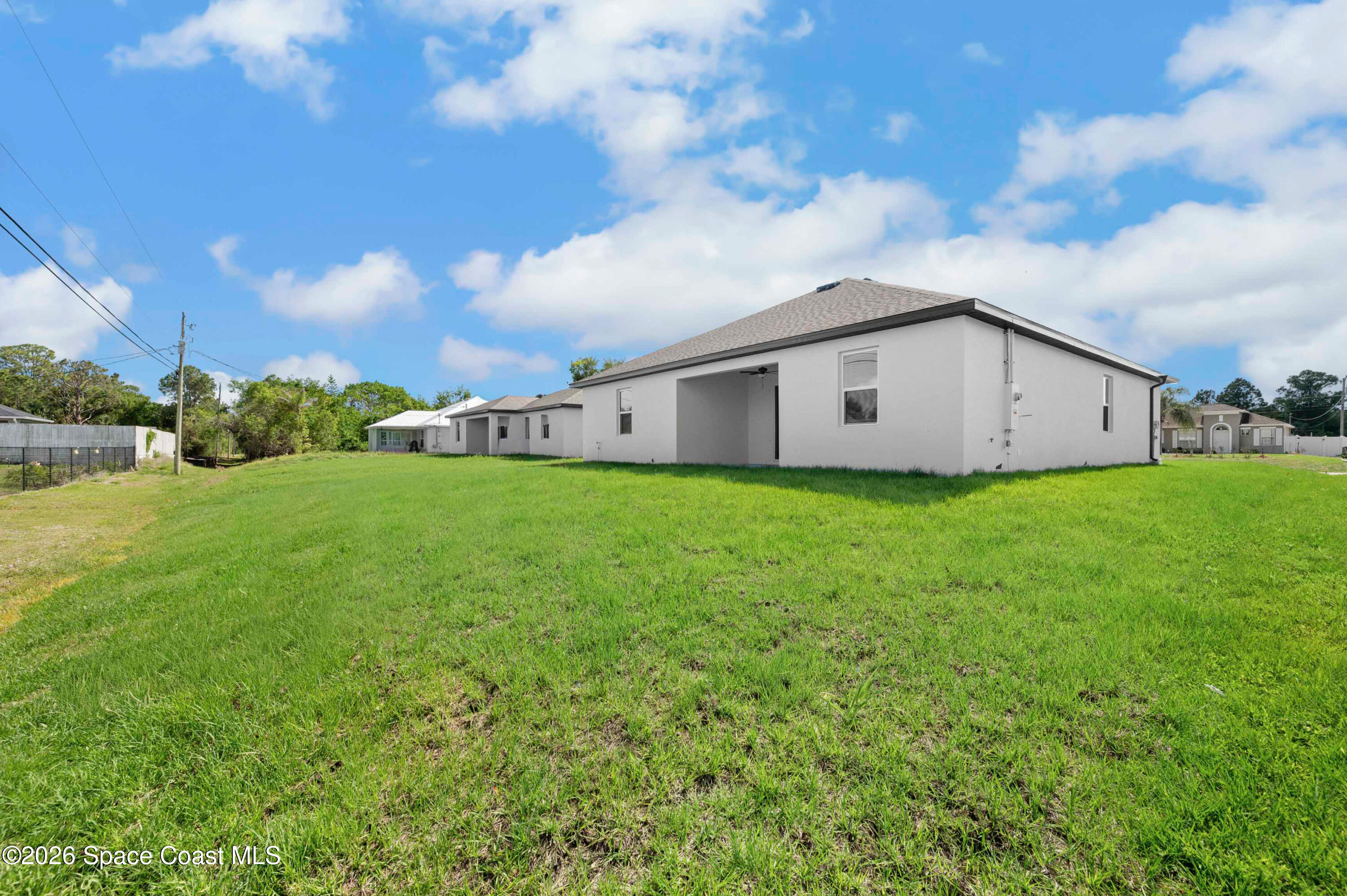 1698 Waldo Street Se Property Photo 5