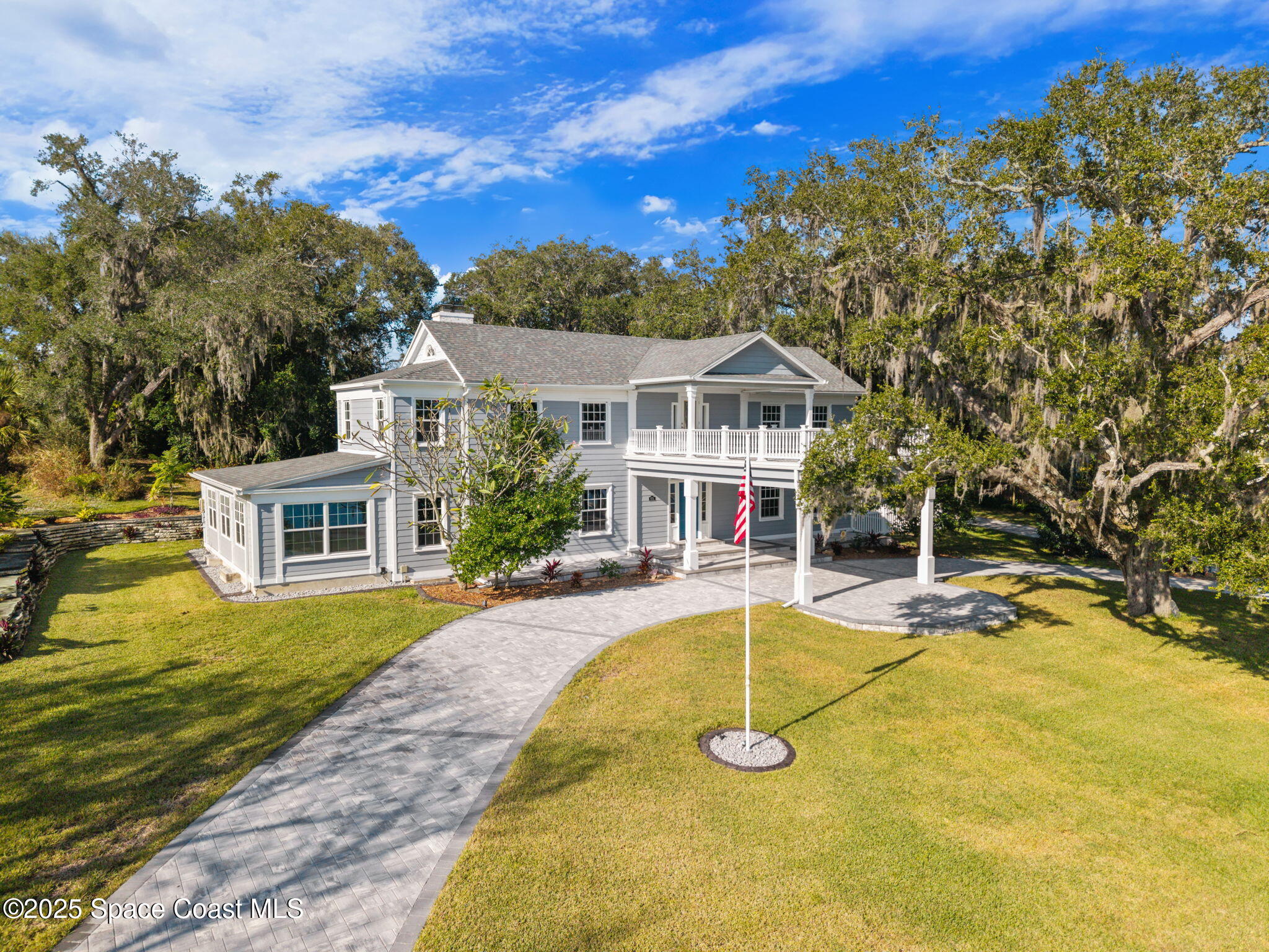 875 N Indian River Drive Property Photo 1