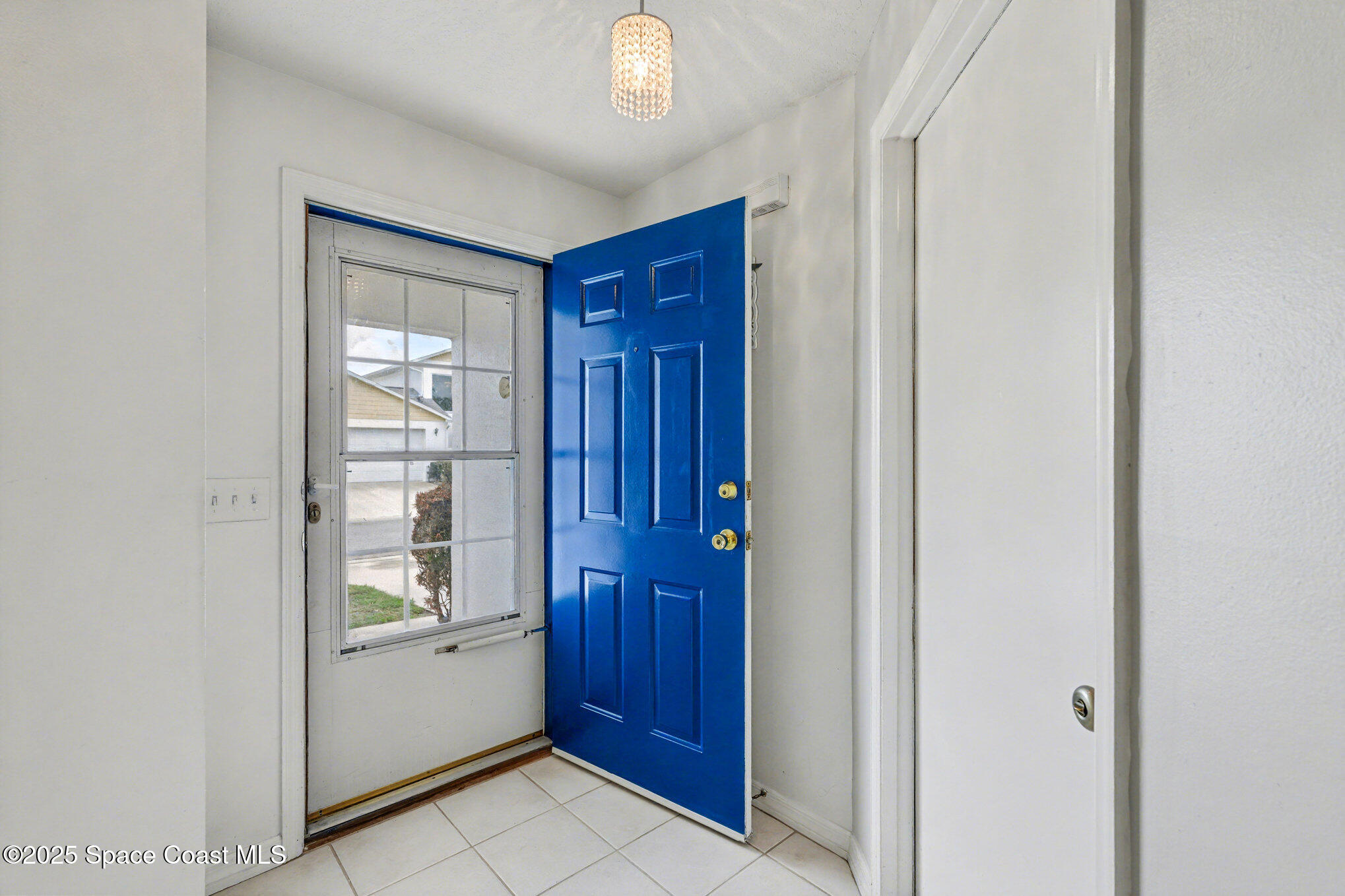 904 Maplewood Court Property Photo 6