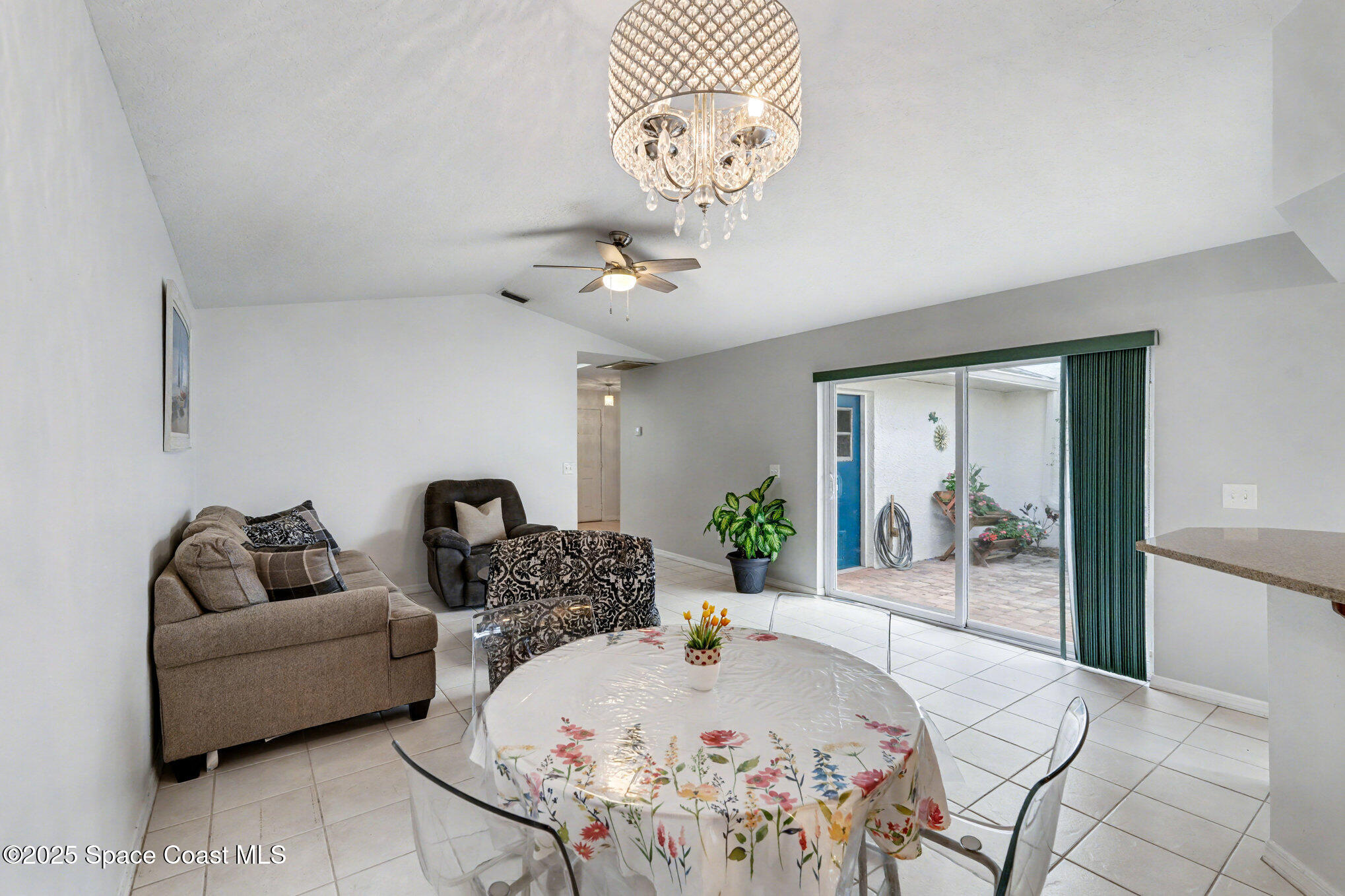 904 Maplewood Court Property Photo 10
