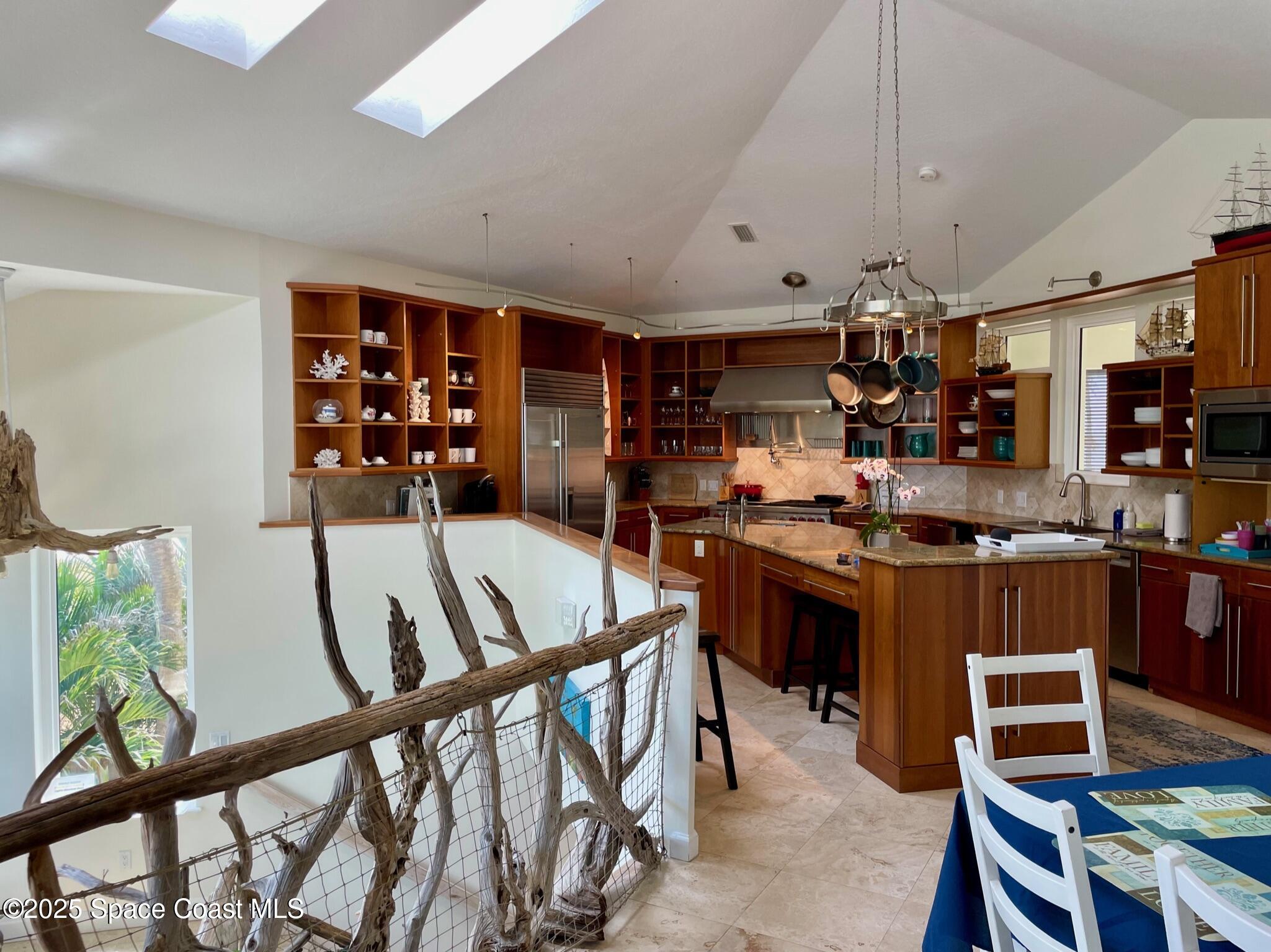 3585 S Atlantic Avenue Property Photo 9