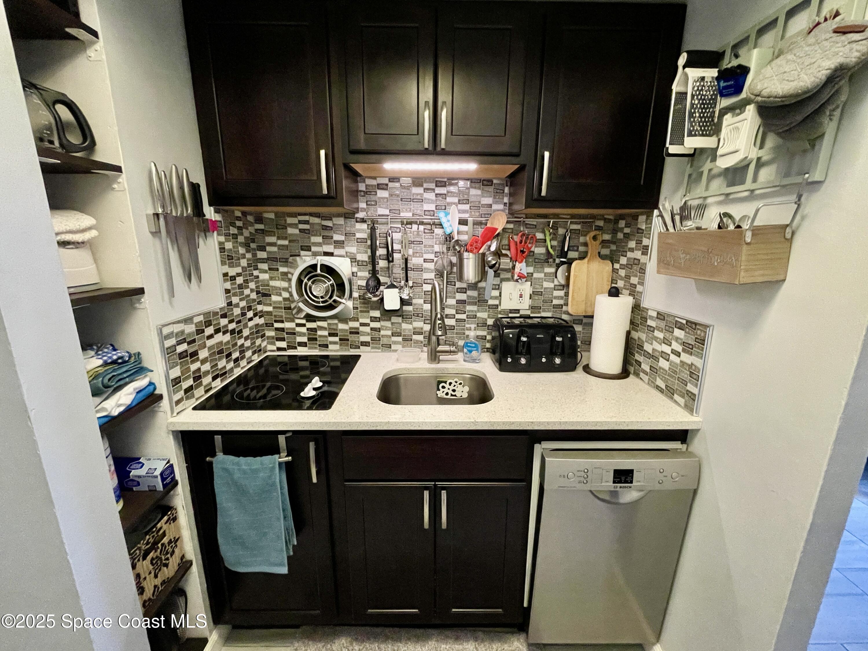 3190 N Atlantic Avenue 105 Property Photo 9