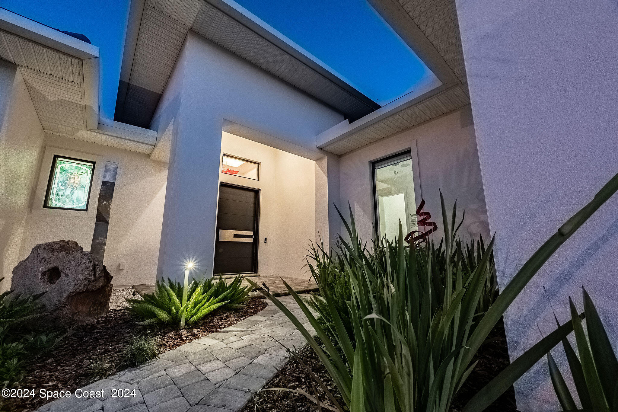 11 Bayshore Court Property Photo 8