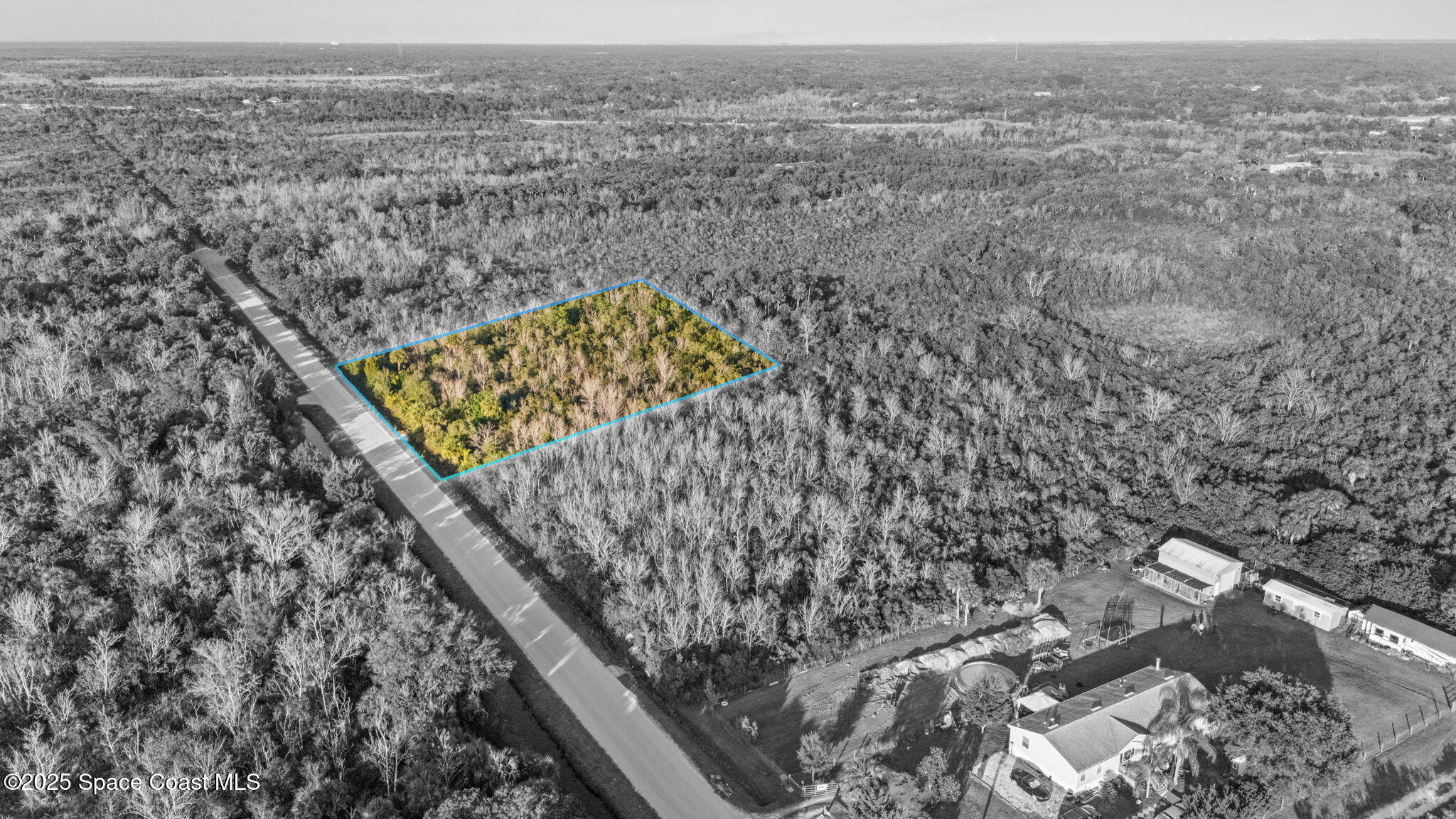 000 Satellite Boulevard Property Photo 1