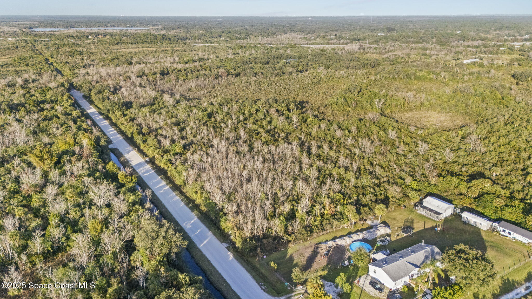 000 Satellite Boulevard Property Photo 3