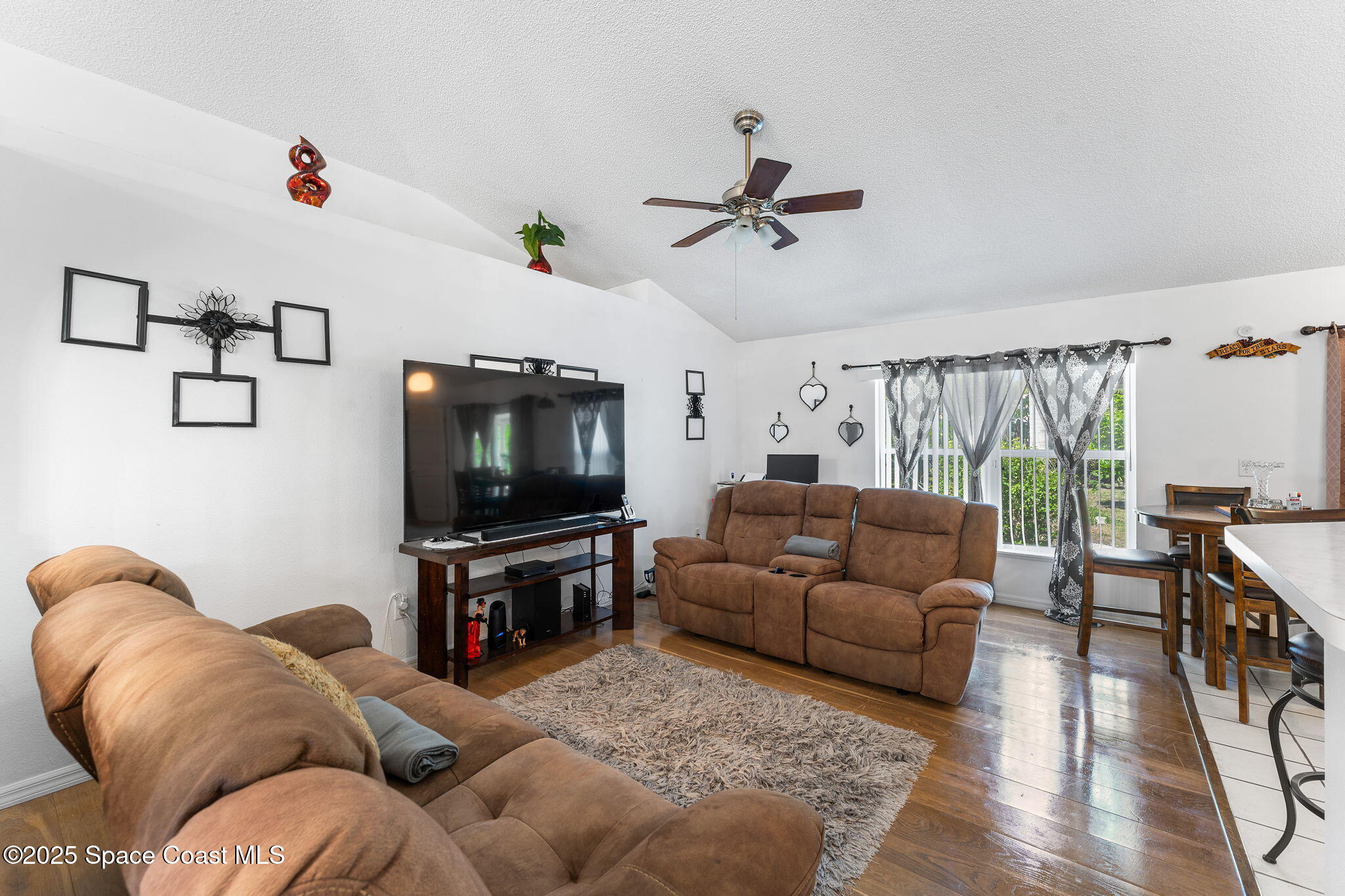 398 Taunton Road Sw Property Photo 10